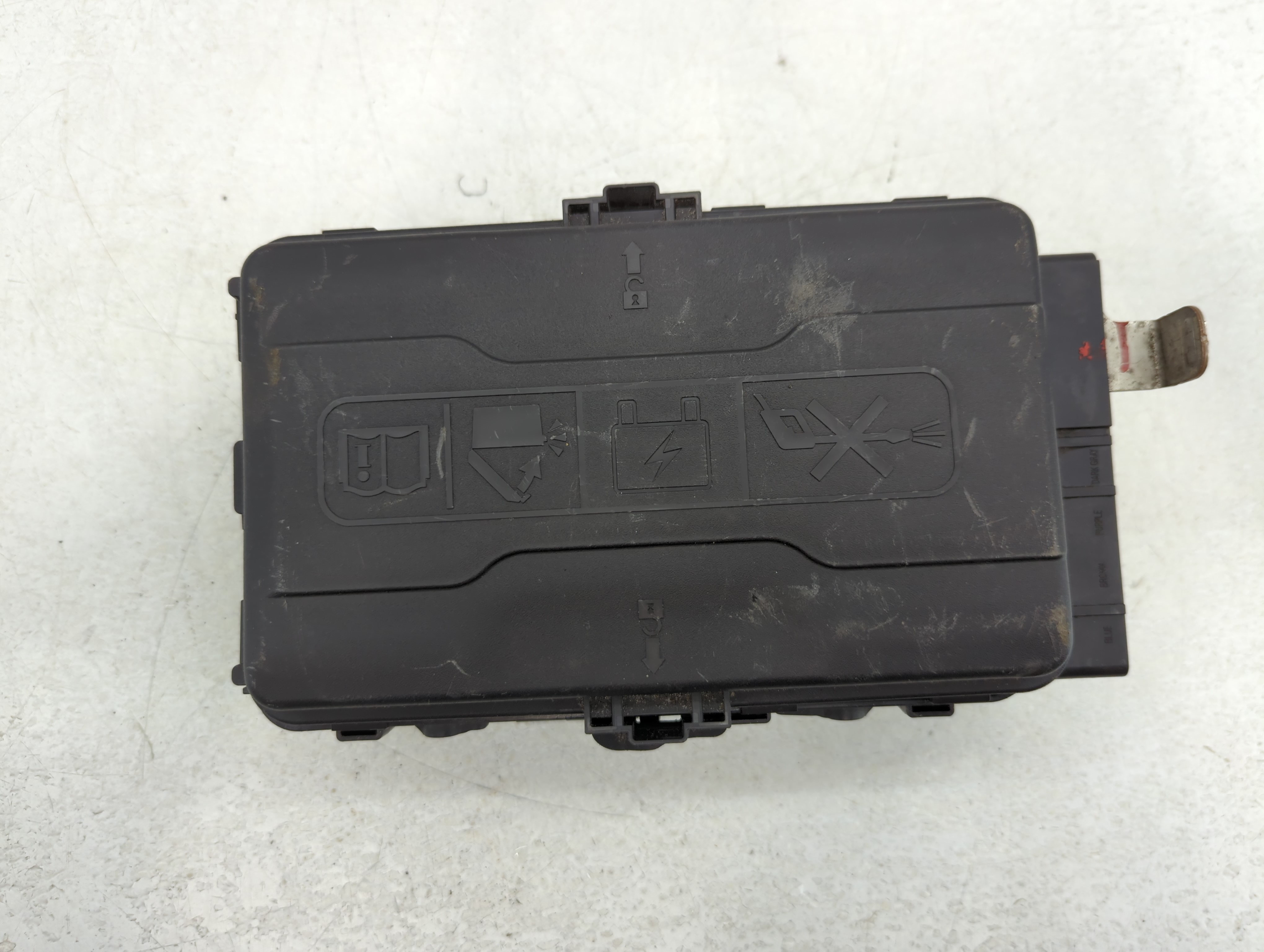 2019-2021 Chevrolet Malibu Fusebox Fuse Box Relay Module 8495050b_01 762083 - Oemusedautoparts1.com