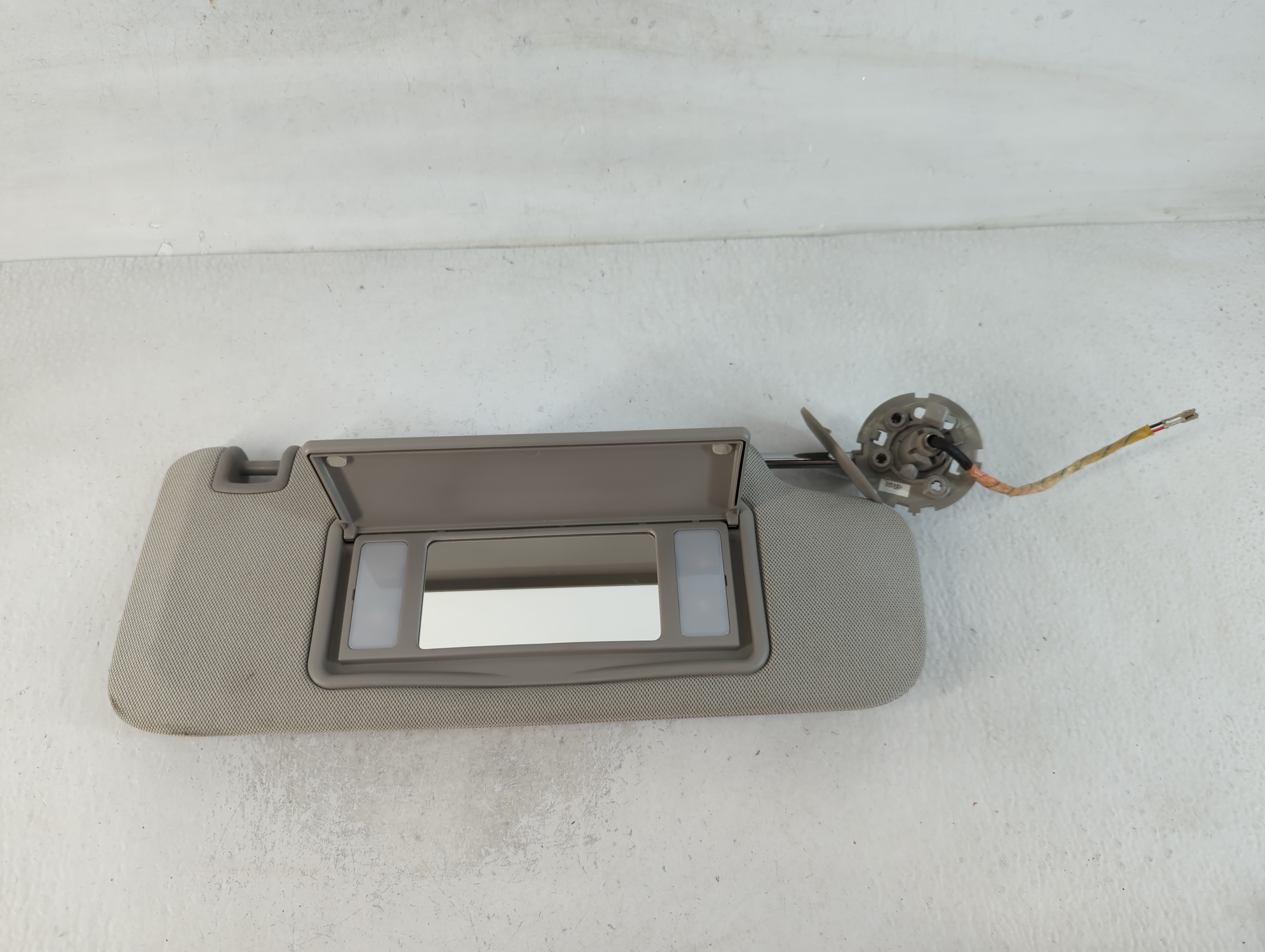 2013-2016 Chevrolet Malibu Passenger Sun Visor Mirror Right Sunvisor Grey 762135 - Oemusedautoparts1.com