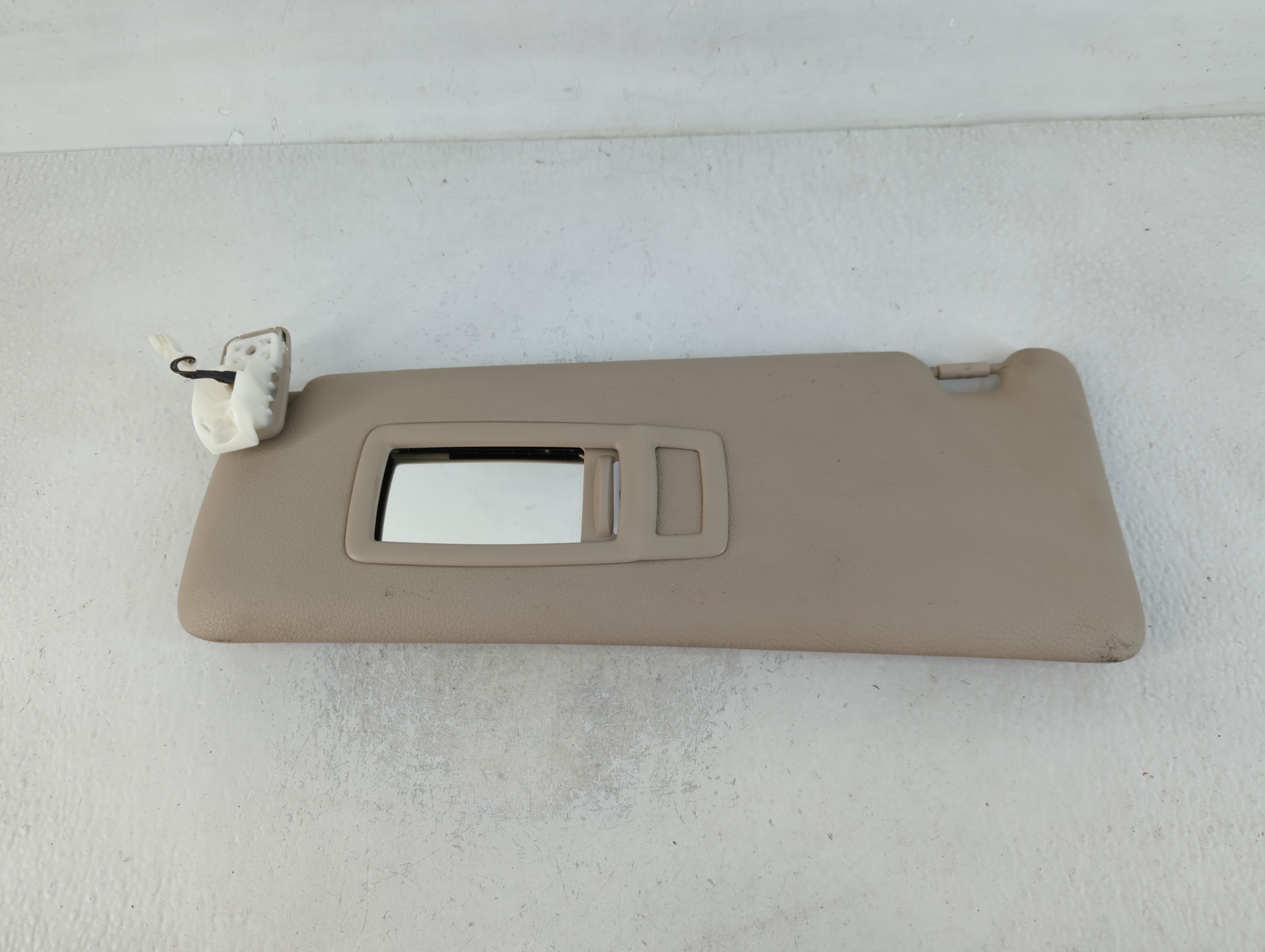2012-2016 Bmw 328i Driver Sun Visor Mirror Left Sunvisor Beige 762142 - Oemusedautoparts1.com