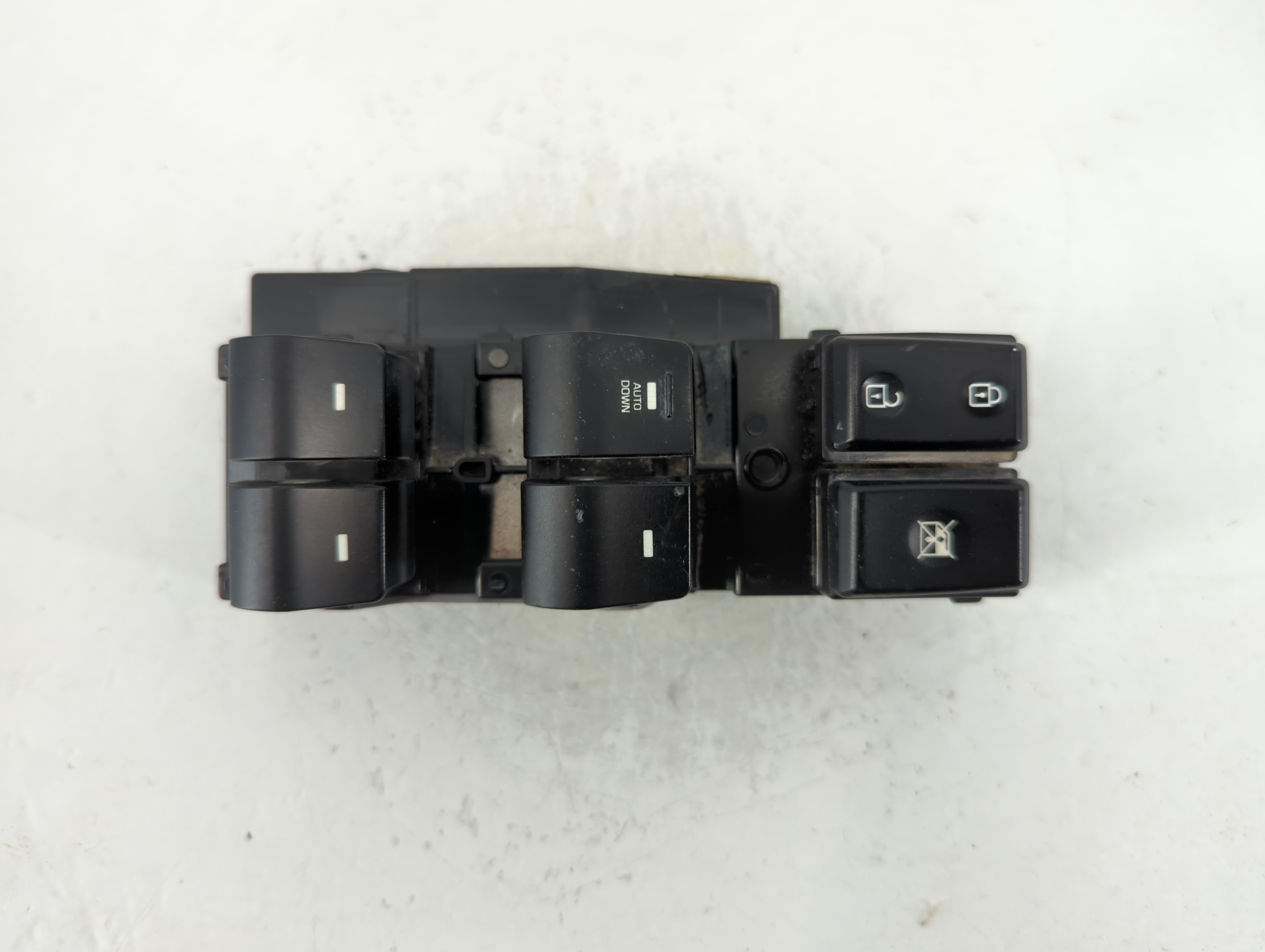2017-2020 Hyundai Elantra Driver Left Door Master Power Window Switch 762166 - Oemusedautoparts1.com