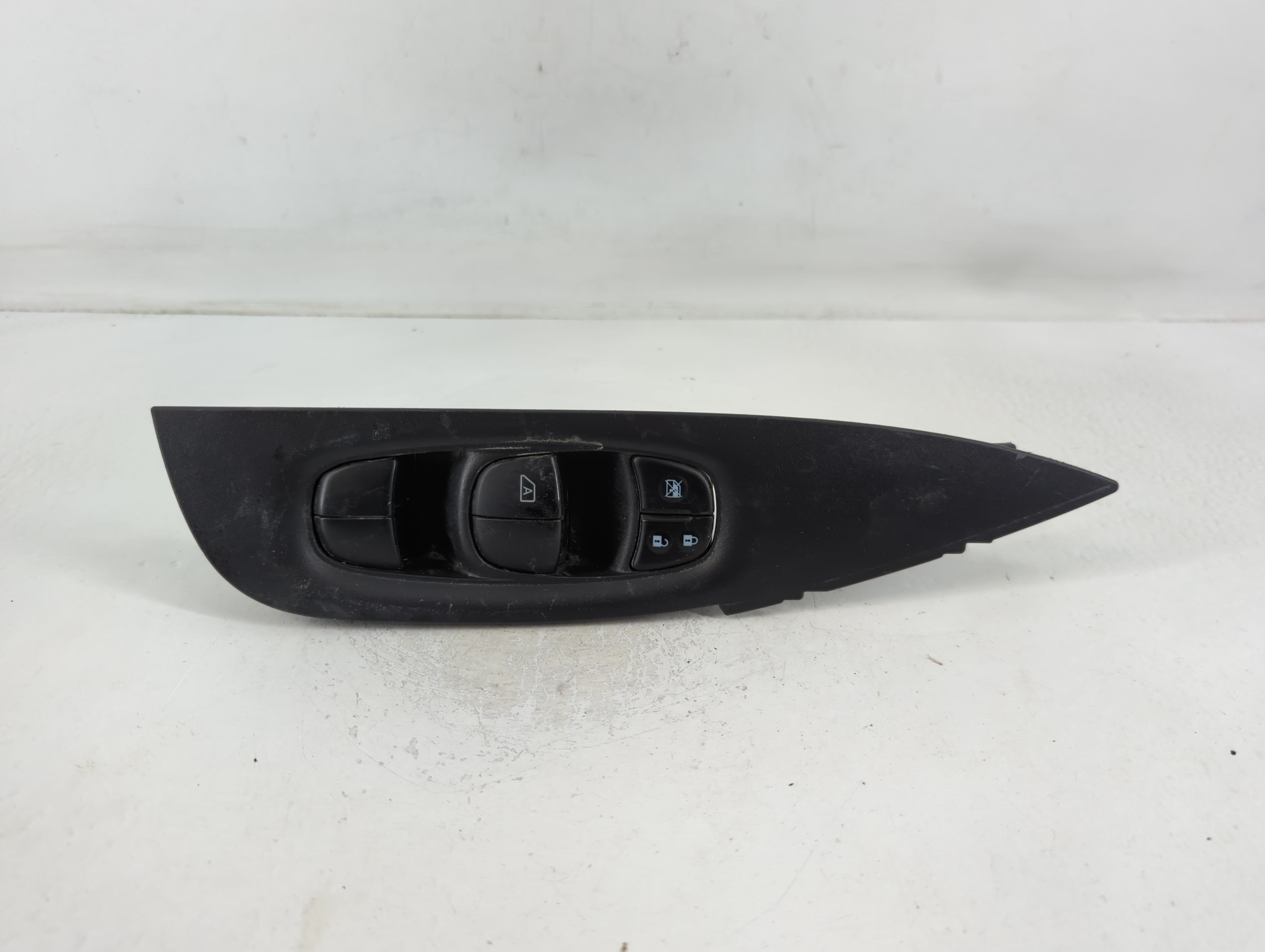 2014-2020 Nissan Rogue Driver Left Door Master Power Window Switch 762169 - Oemusedautoparts1.com