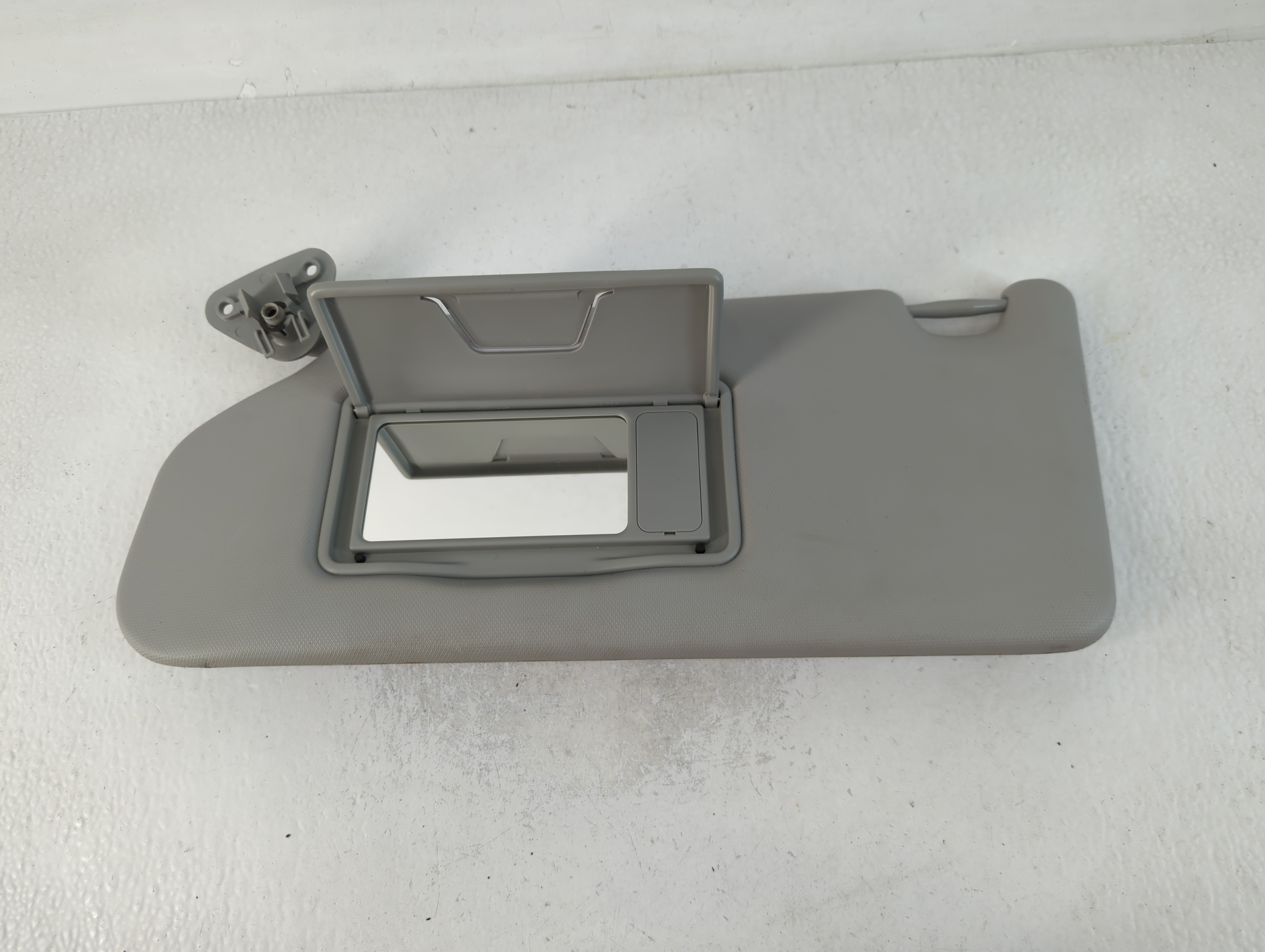 2021 Mitsubishi Outlander Sport Driver Sun Visor Mirror Left Sunvisor 762198 - Oemusedautoparts1.com
