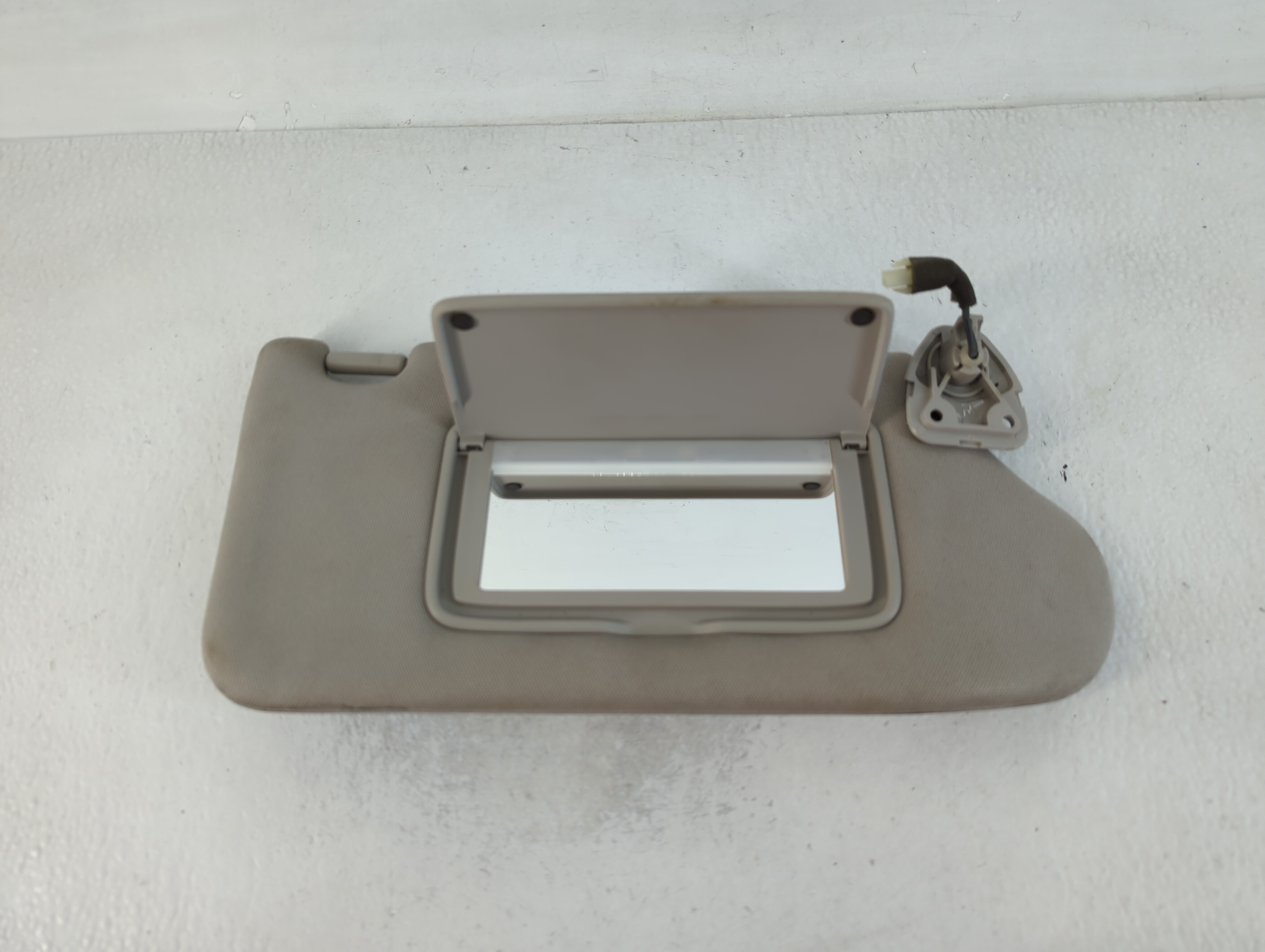2013-2018 Nissan Altima Passenger Sun Visor Mirror Right Sunvisor Beige 762208 - Oemusedautoparts1.com
