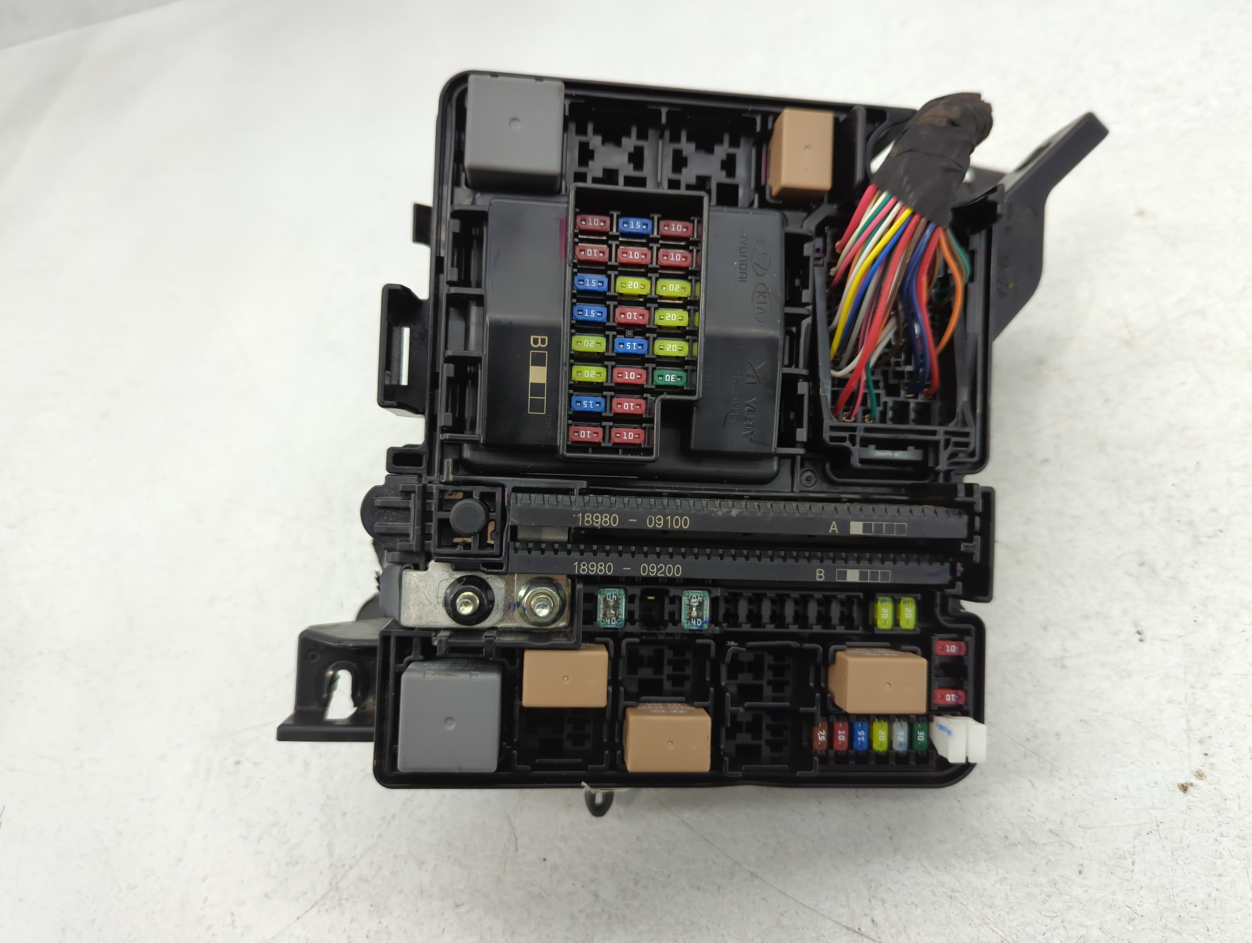2016-2017 Hyundai Sonata Fusebox Fuse Box Relay Module 6423-0102-7-000 762243 - Oemusedautoparts1.com