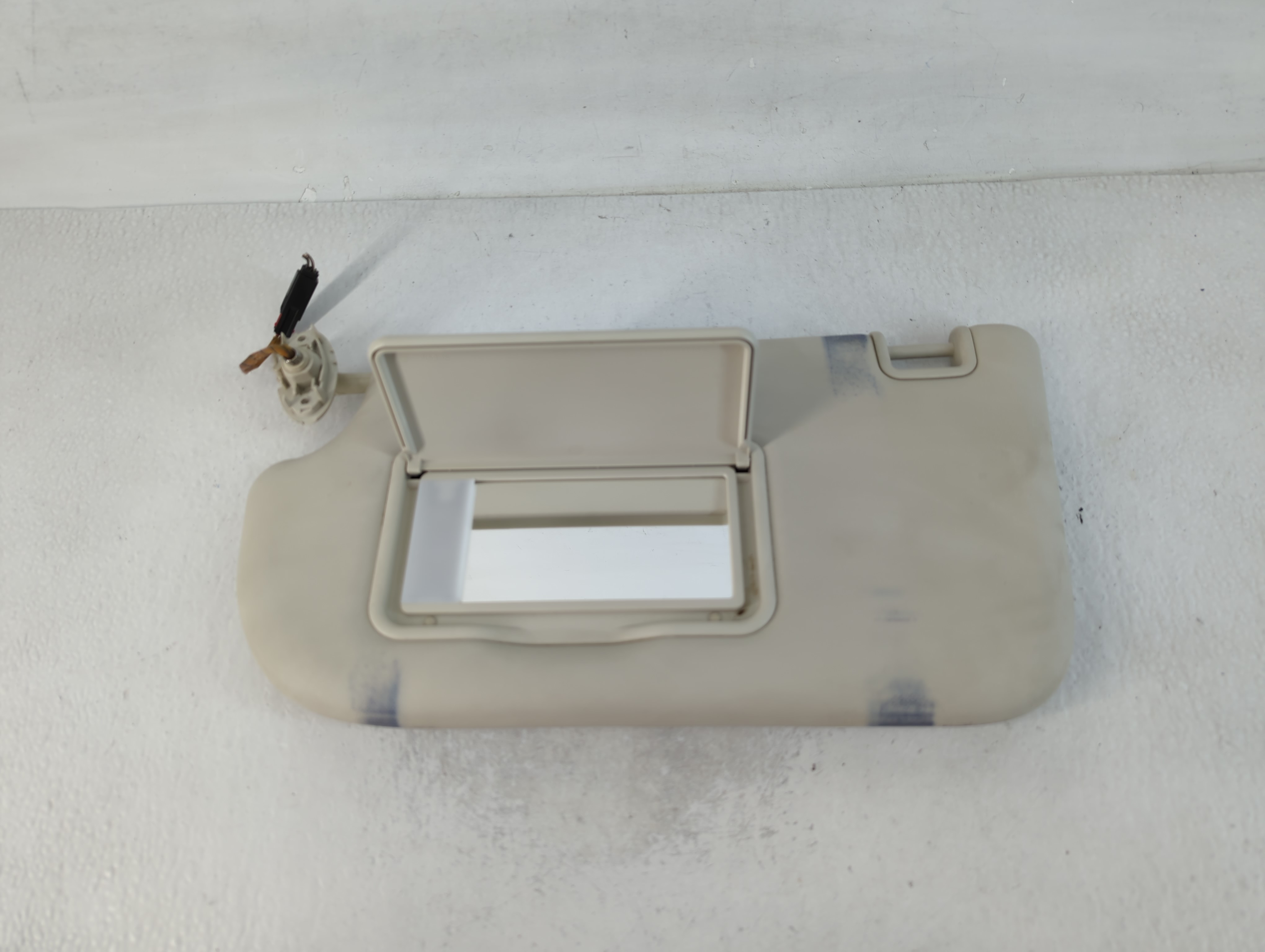 2013-2018 Ford Focus Passenger Sun Visor Mirror Right Sunvisor 762293 - Oemusedautoparts1.com