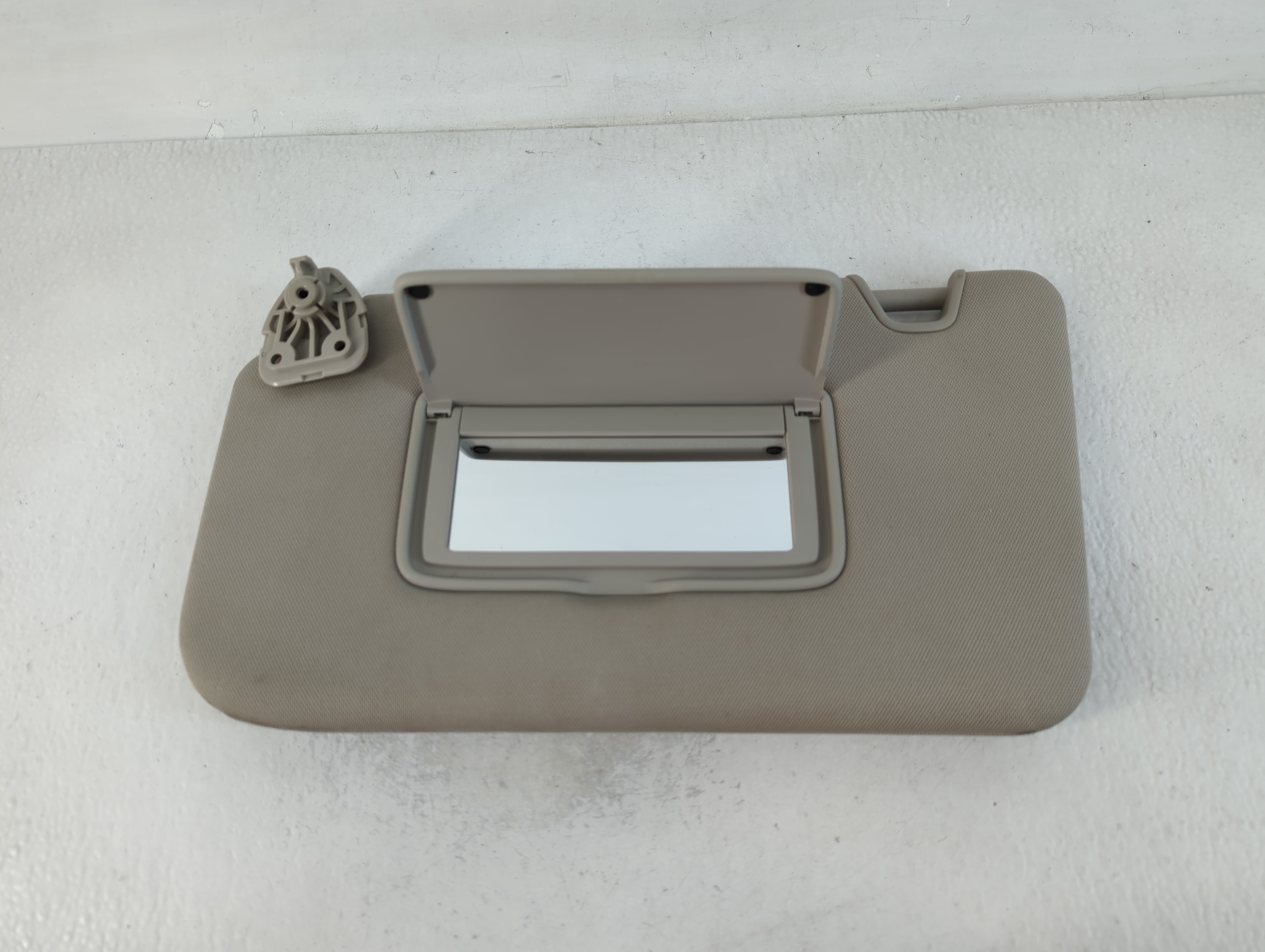2018-2020 Nissan Rogue Driver Sun Visor Mirror Left Sunvisor Grey 762294 - Oemusedautoparts1.com