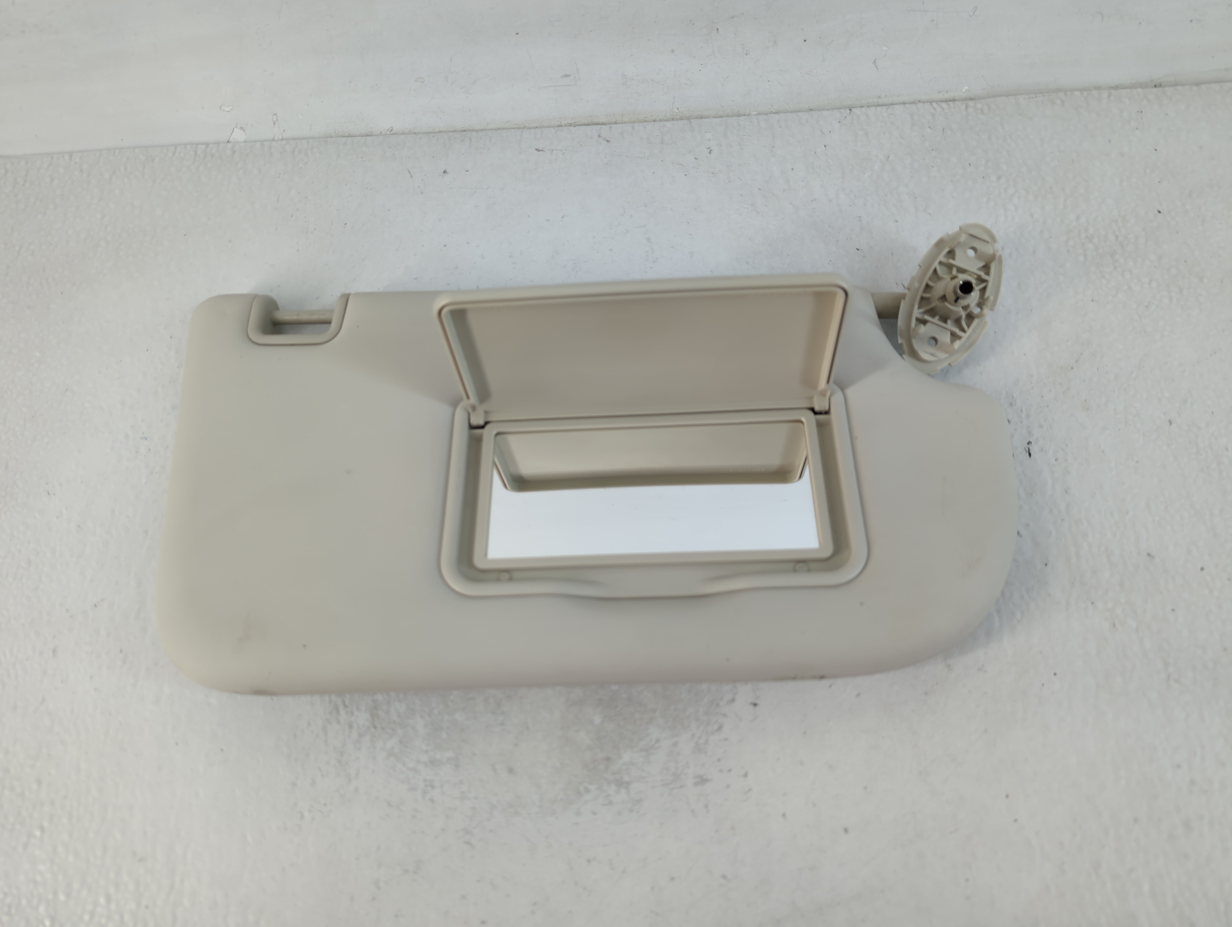 2013-2019 Ford Escape Passenger Sun Visor Mirror Right Sunvisor Cream 762299 - Oemusedautoparts1.com