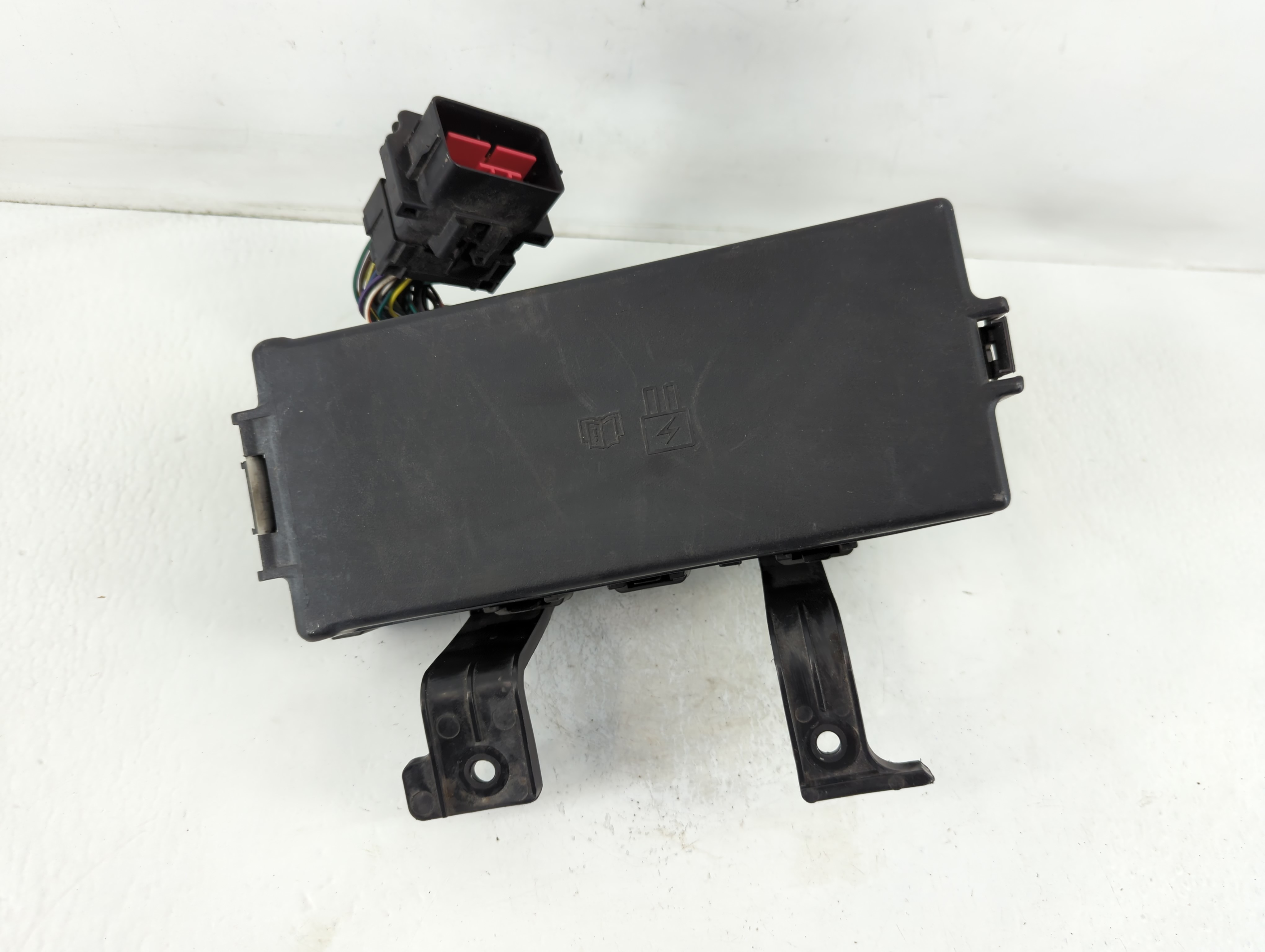 2010-2012 Ford Fusion Fusebox Fuse Box Relay Module Pp-t10|54-7146-30 762312 - Oemusedautoparts1.com
