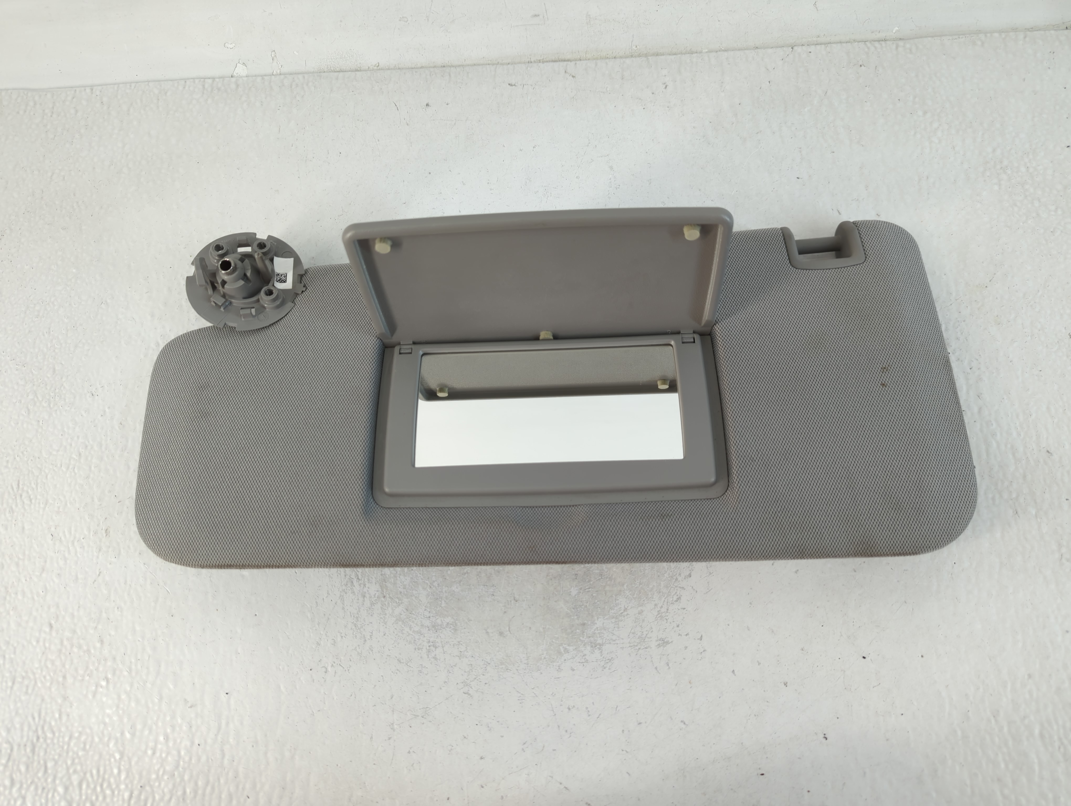 2017-2021 Chevrolet Trax Driver Sun Visor Mirror Left Sunvisor Grey 762340 - Oemusedautoparts1.com
