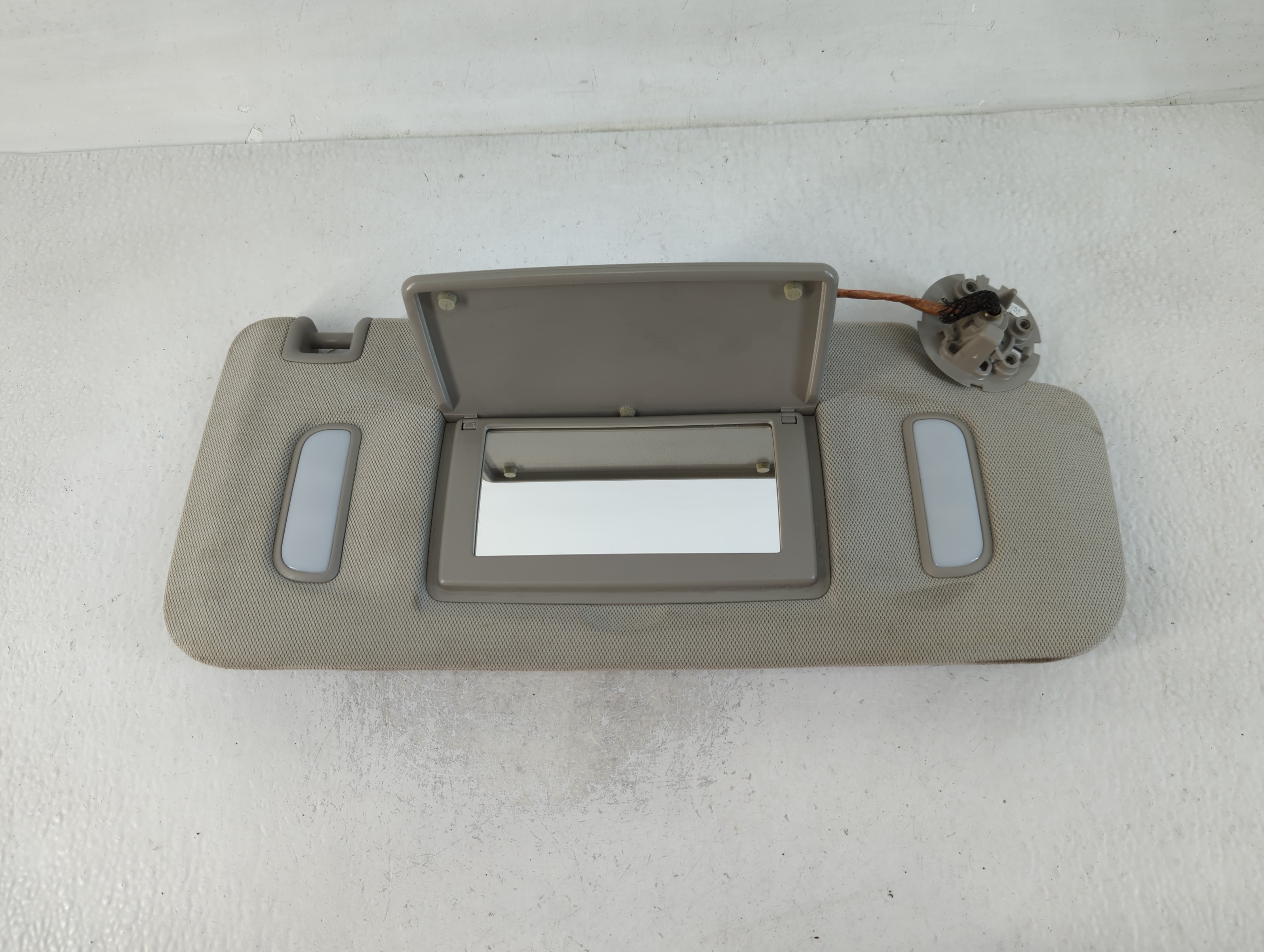 2010-2017 Chevrolet Equinox Passenger Sun Visor Mirror Right Sunvisor 762343 - Oemusedautoparts1.com