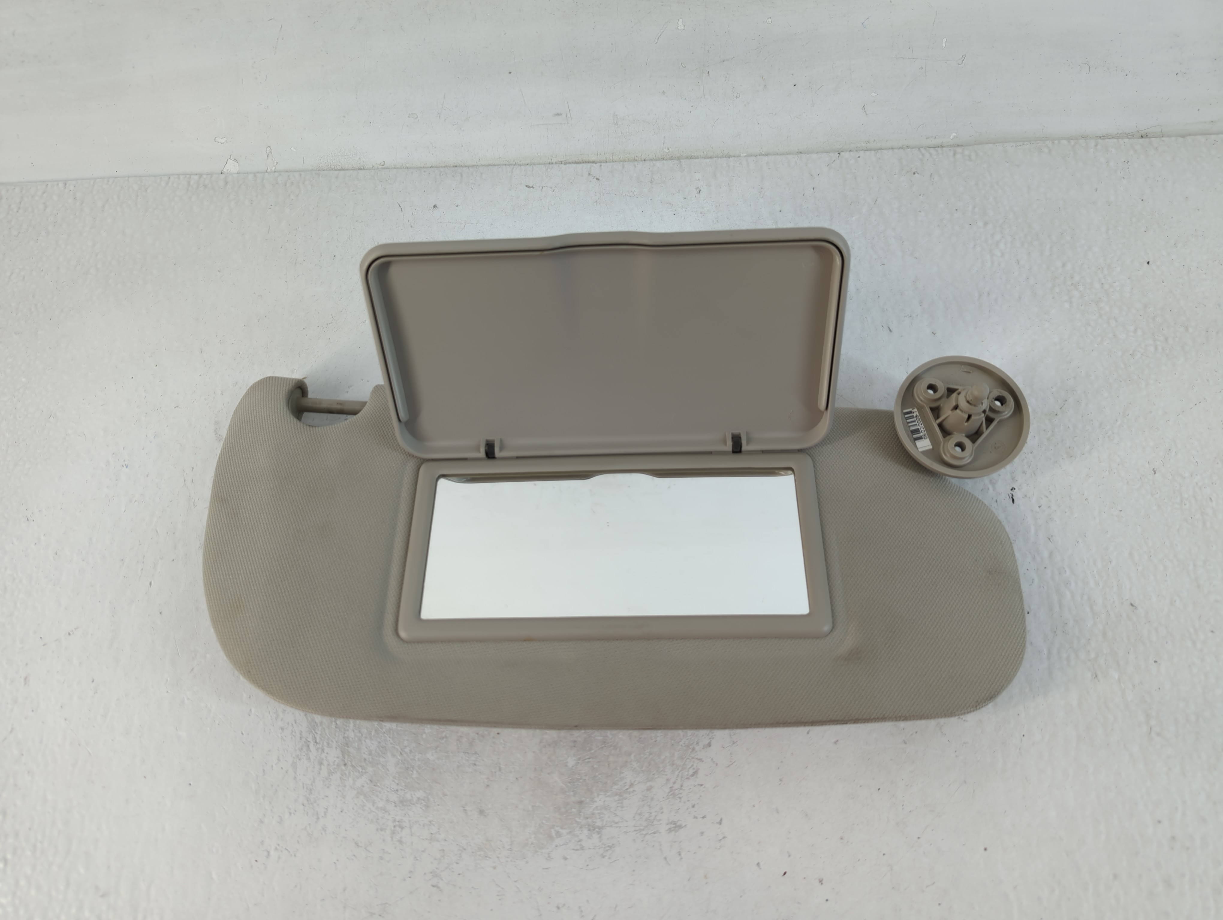2005-2010 Chevrolet Cobalt Driver Sun Visor Mirror Left Sunvisor Grey 762345 - Oemusedautoparts1.com