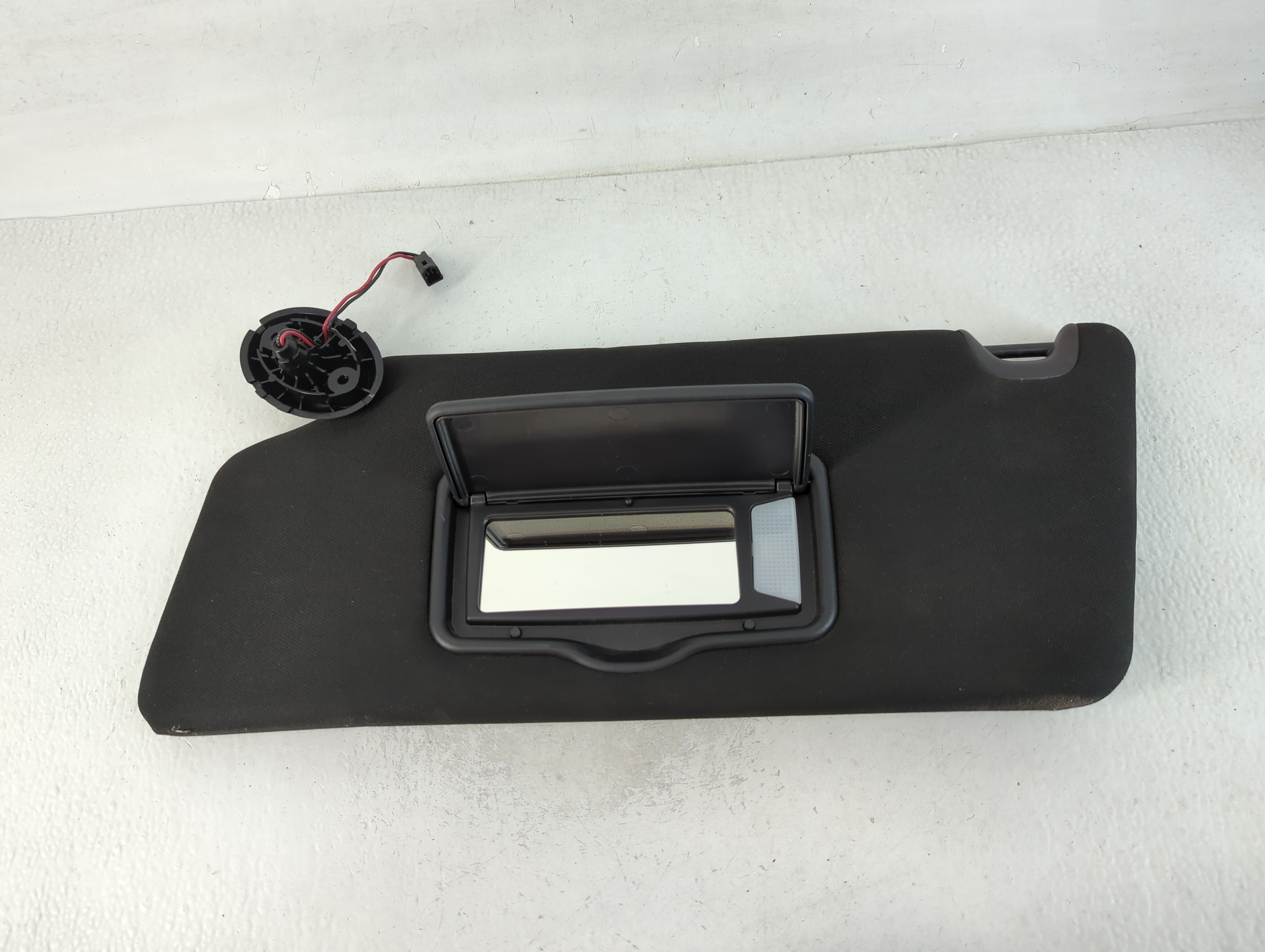 2017 Ford Explorer Driver Sun Visor Mirror Left Sunvisor Black 762367 - Oemusedautoparts1.com