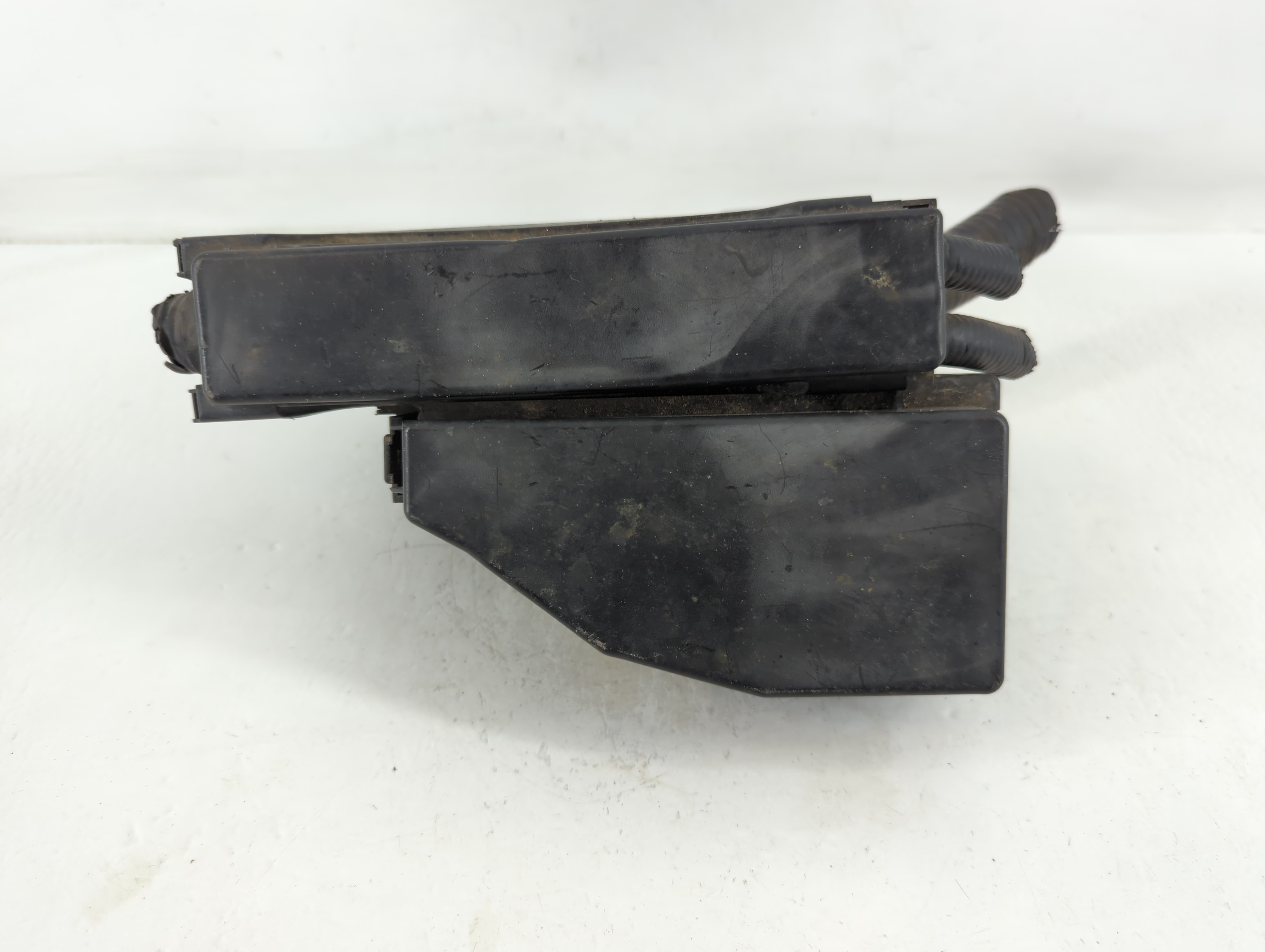 2020-2020 Cadillac Xt5 Fusebox Fuse Box Relay Module 4482 Nb2 762394 - Oemusedautoparts1.com