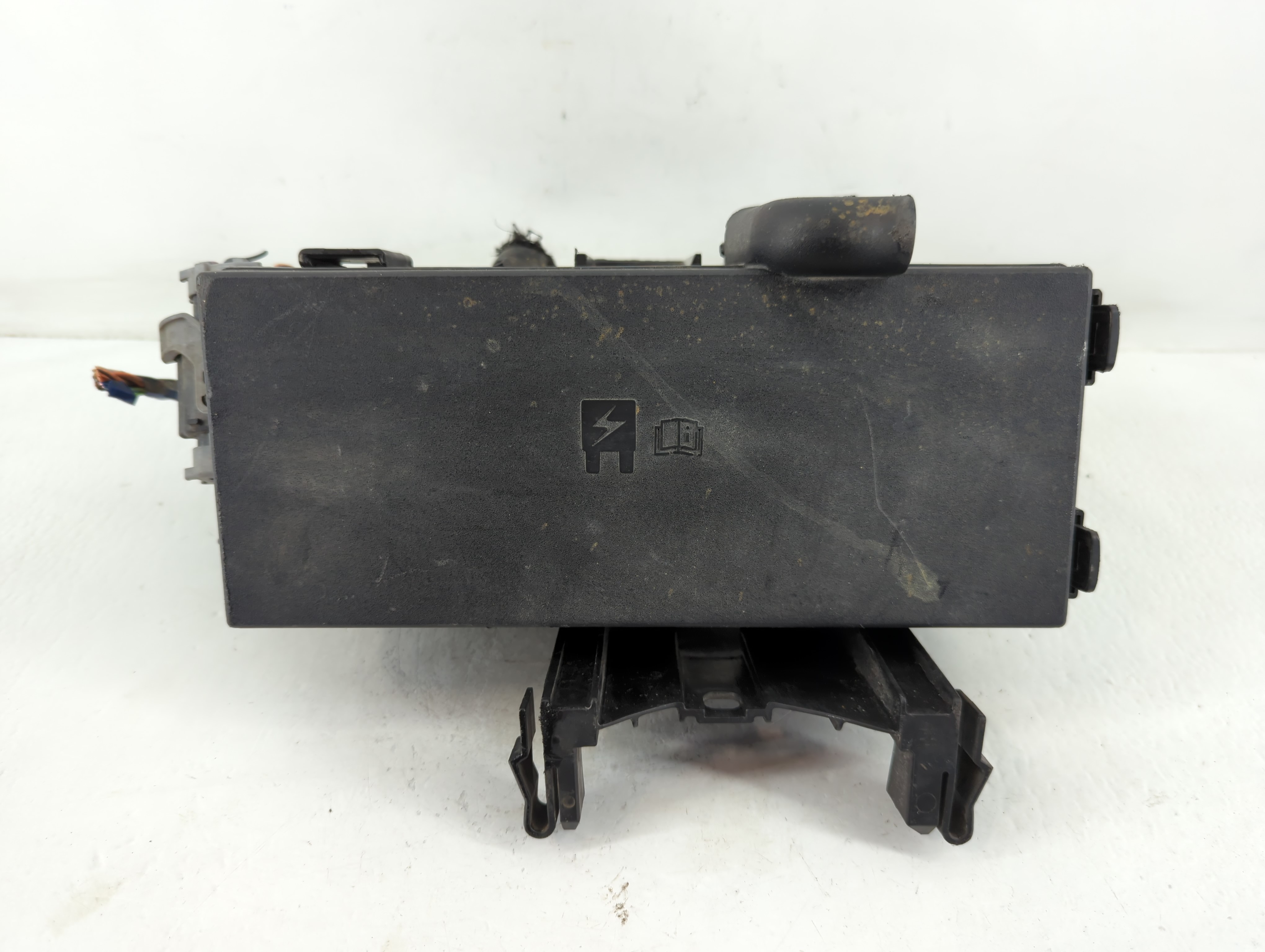 Picture of 2017-2019 Ford Taurus Fusebox Fuse Box Relay Module Dg1t-14a003-ba 762398