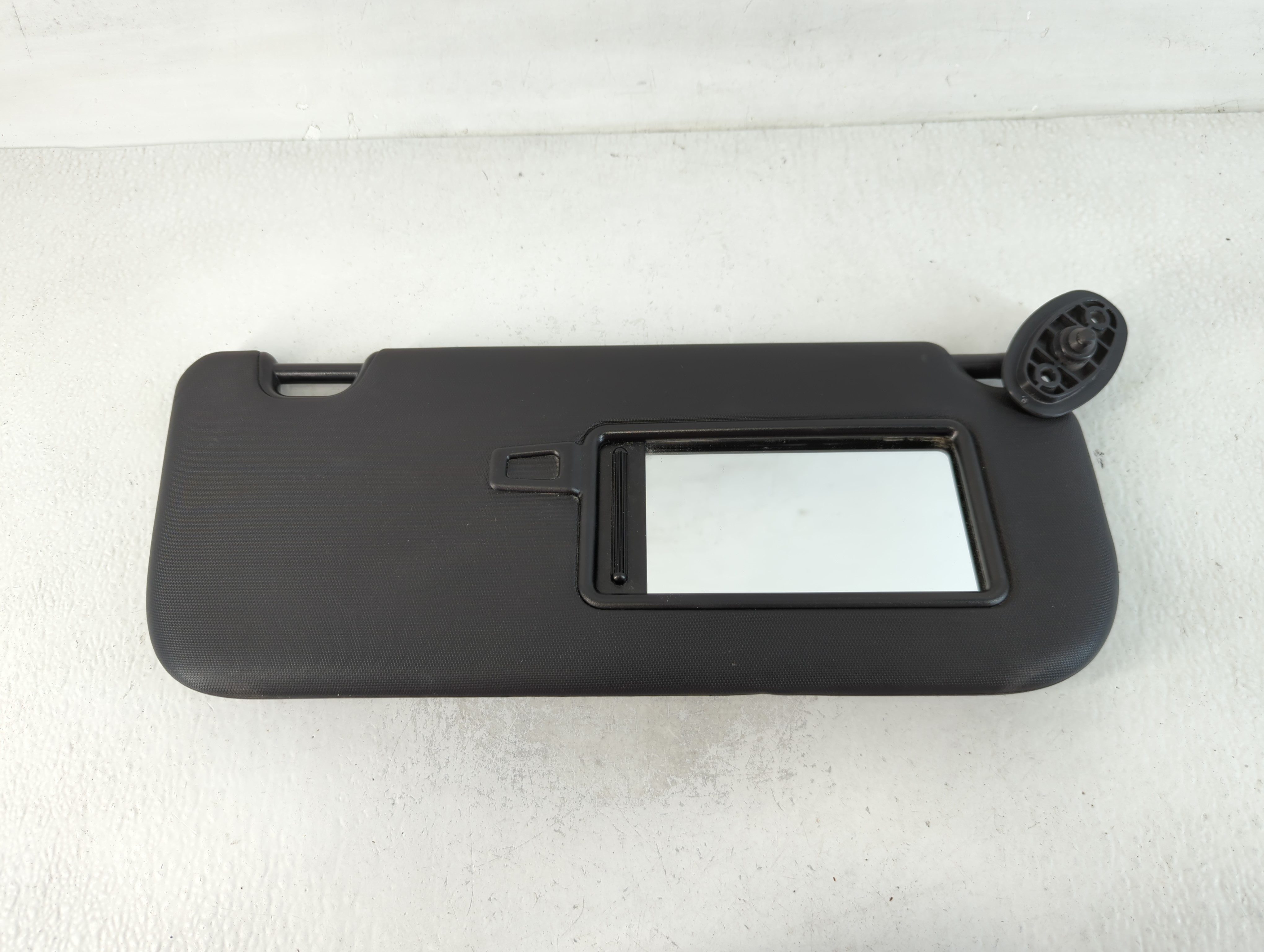 2014-2019 Kia Soul Passenger Sun Visor Mirror Right Sunvisor Black 762424 - Oemusedautoparts1.com