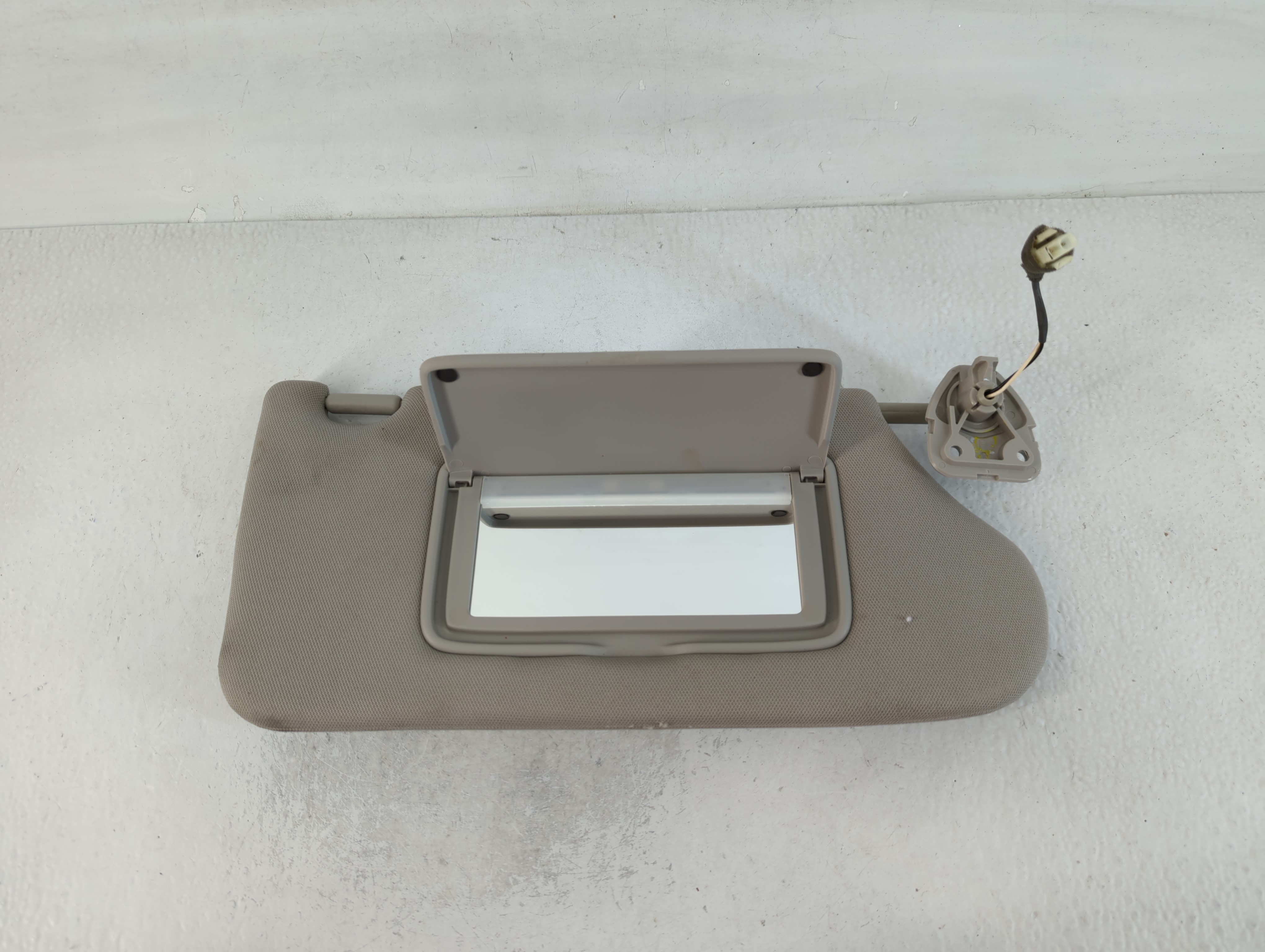 2013-2018 Nissan Altima Passenger Sun Visor Mirror Right Sunvisor Grey 762429 - Oemusedautoparts1.com