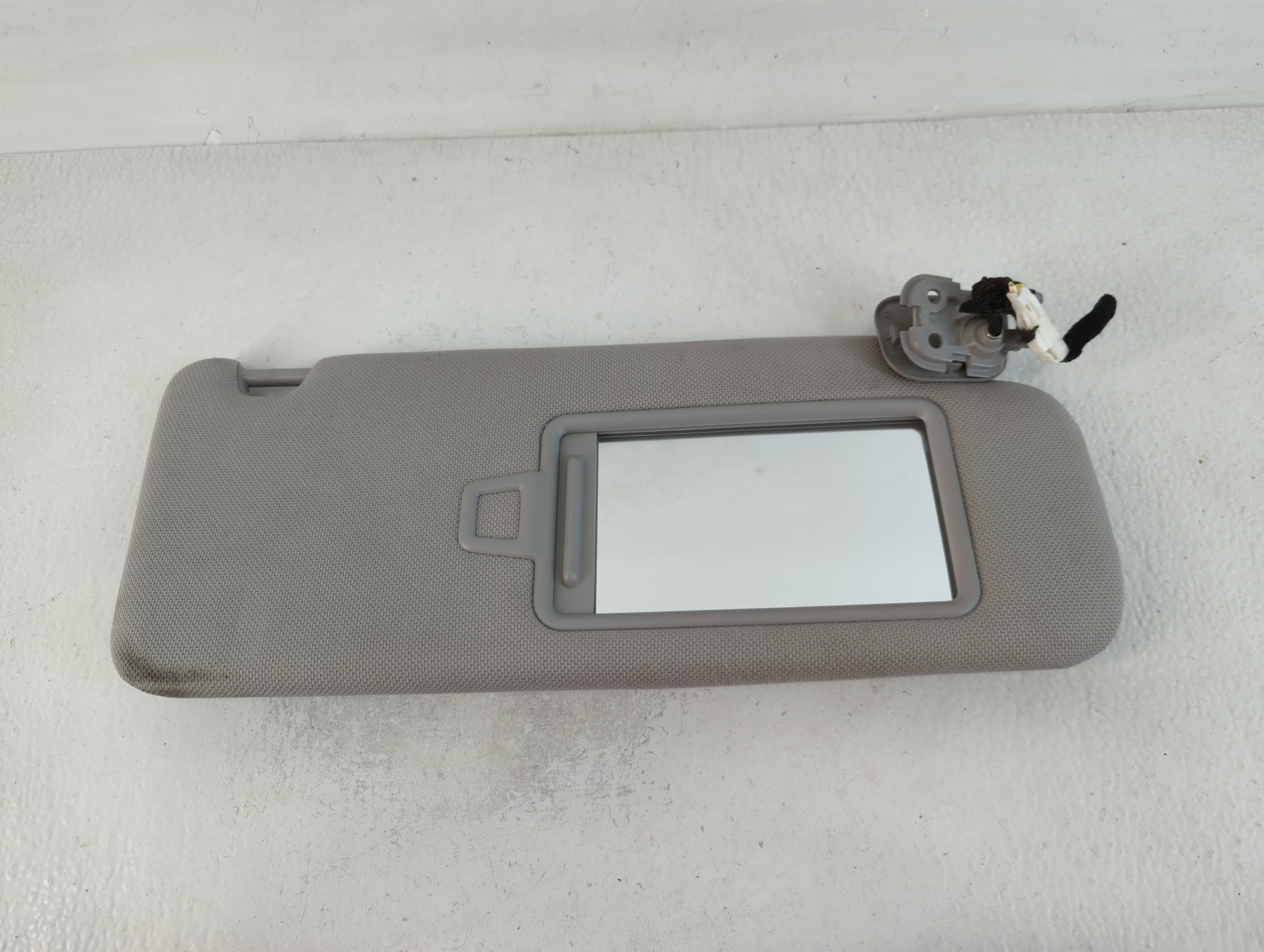 2015-2019 Hyundai Sonata Passenger Sun Visor Mirror Right Sunvisor Grey 762433 - Oemusedautoparts1.com