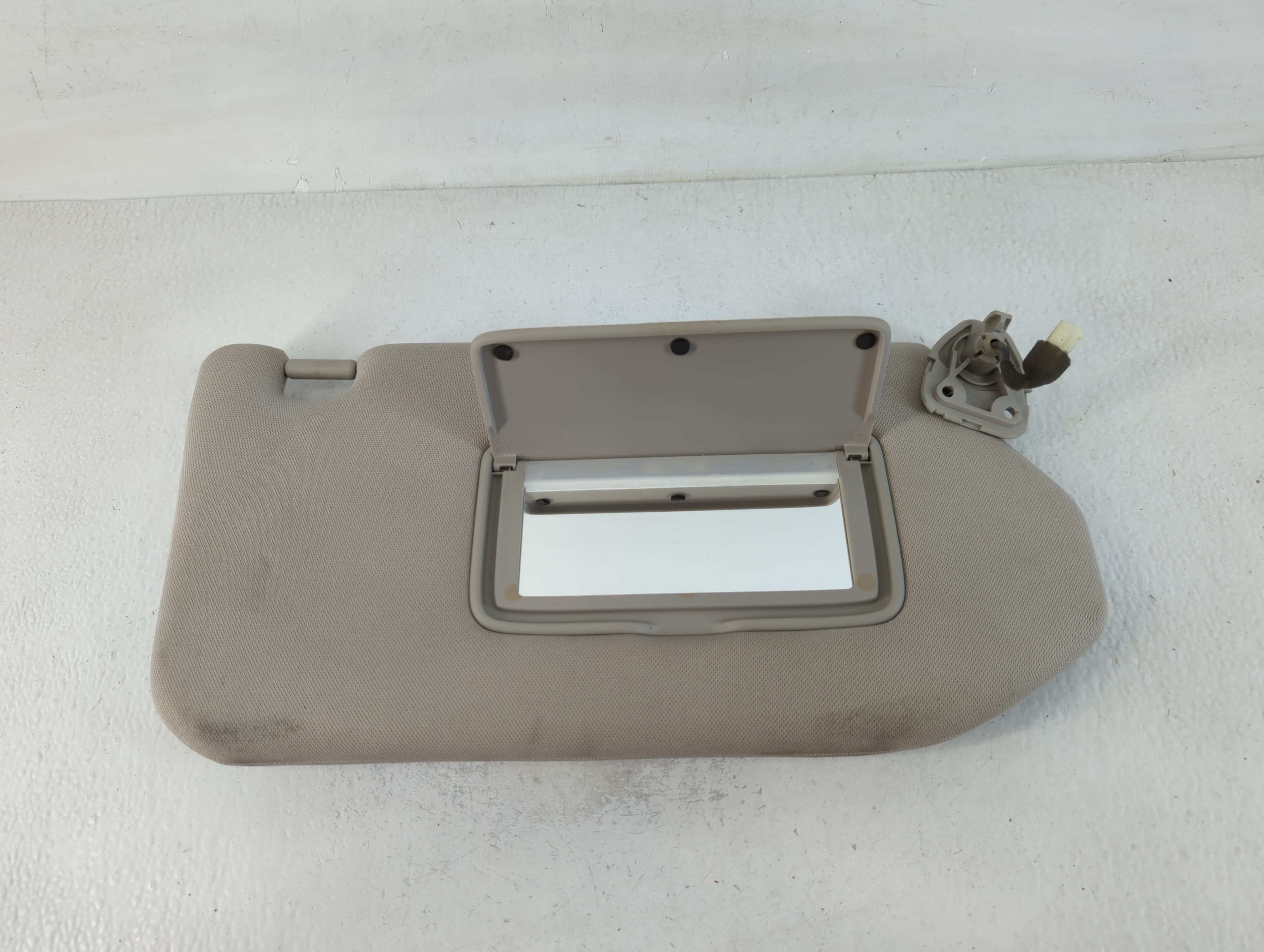 2013-2018 Nissan Pathfinder Passenger Sun Visor Mirror Right Sunvisor 762482 - Oemusedautoparts1.com