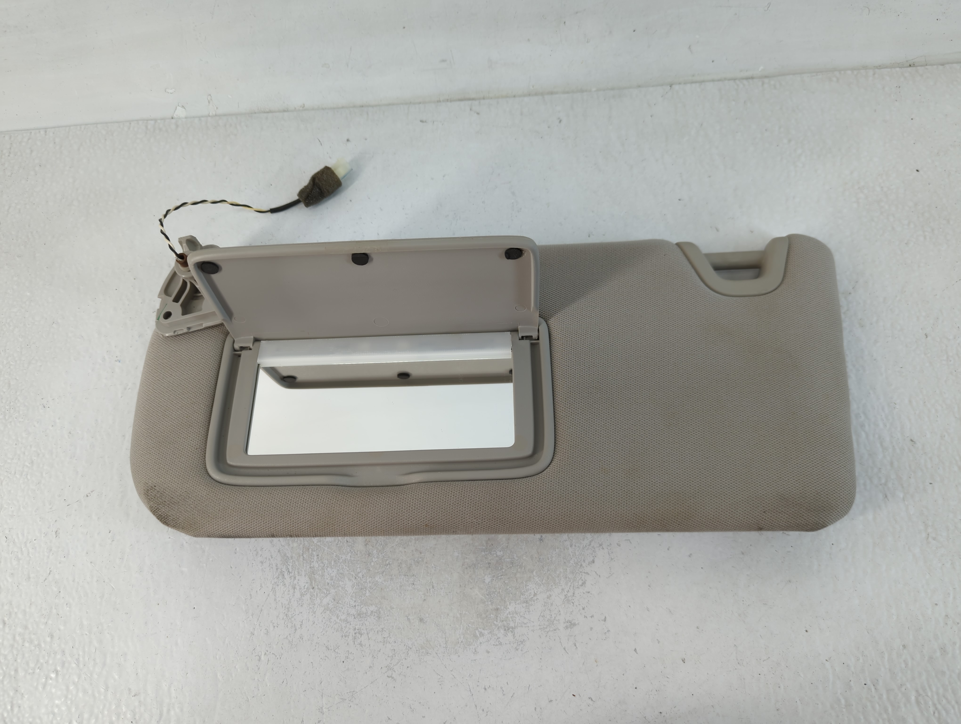 2021-2022 Nissan Altima Driver Sun Visor Mirror Left Sunvisor Grey 762483 - Oemusedautoparts1.com