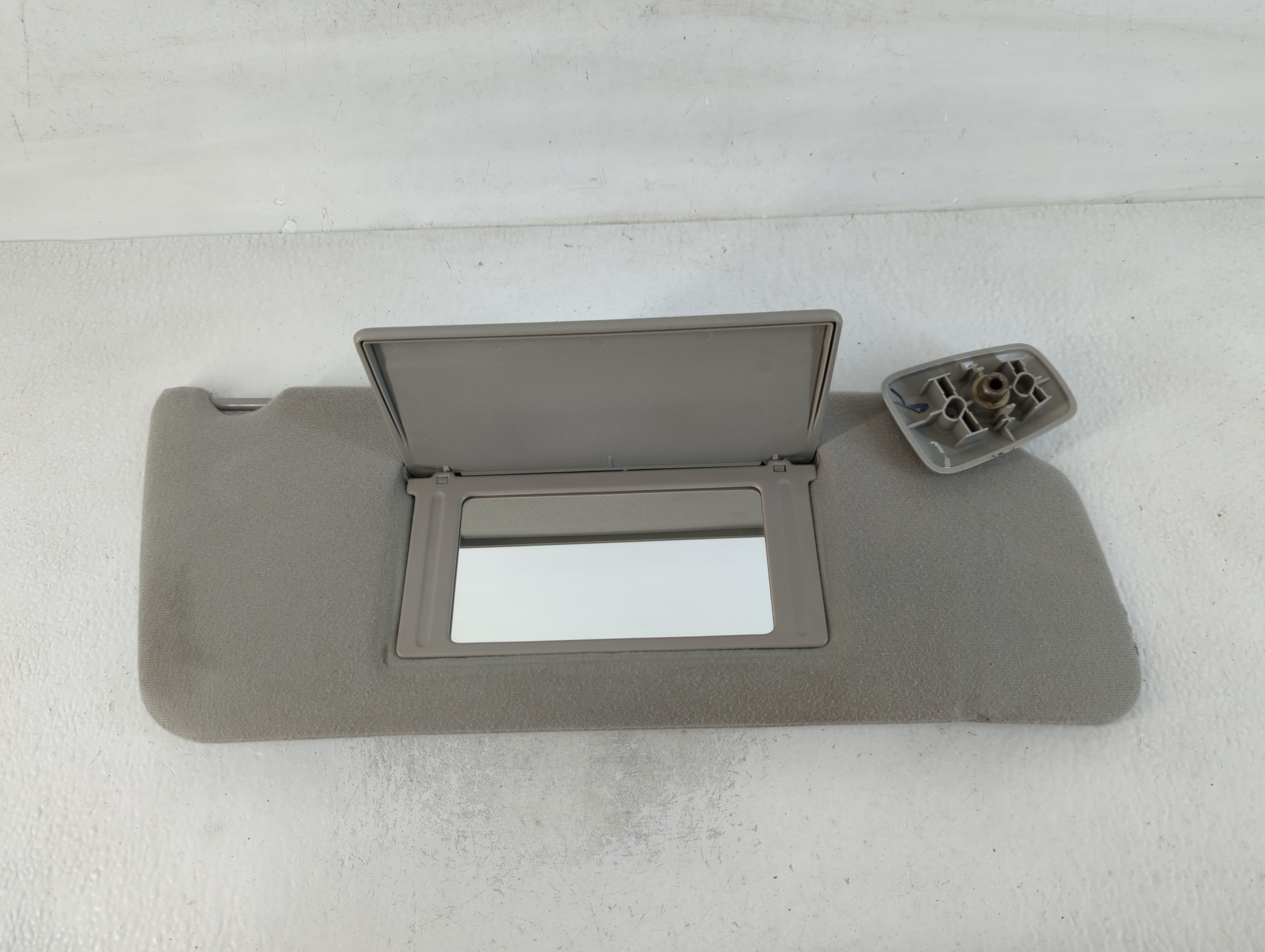 2004-2008 Ford F-150 Passenger Sun Visor Mirror Right Sunvisor Grey 762488 - Oemusedautoparts1.com