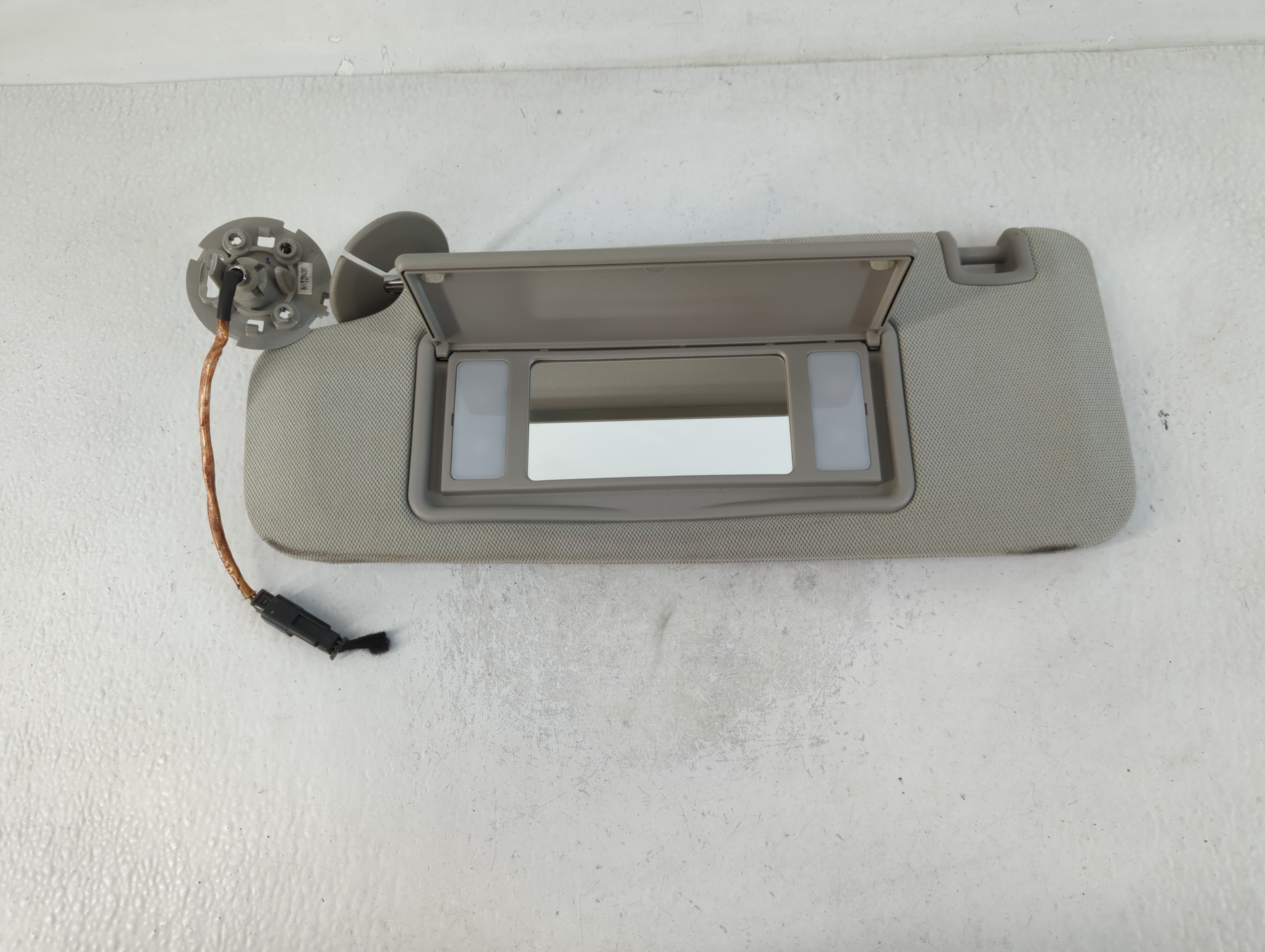 2013-2016 Chevrolet Malibu Driver Sun Visor Mirror Left Sunvisor Grey 762518 - Oemusedautoparts1.com