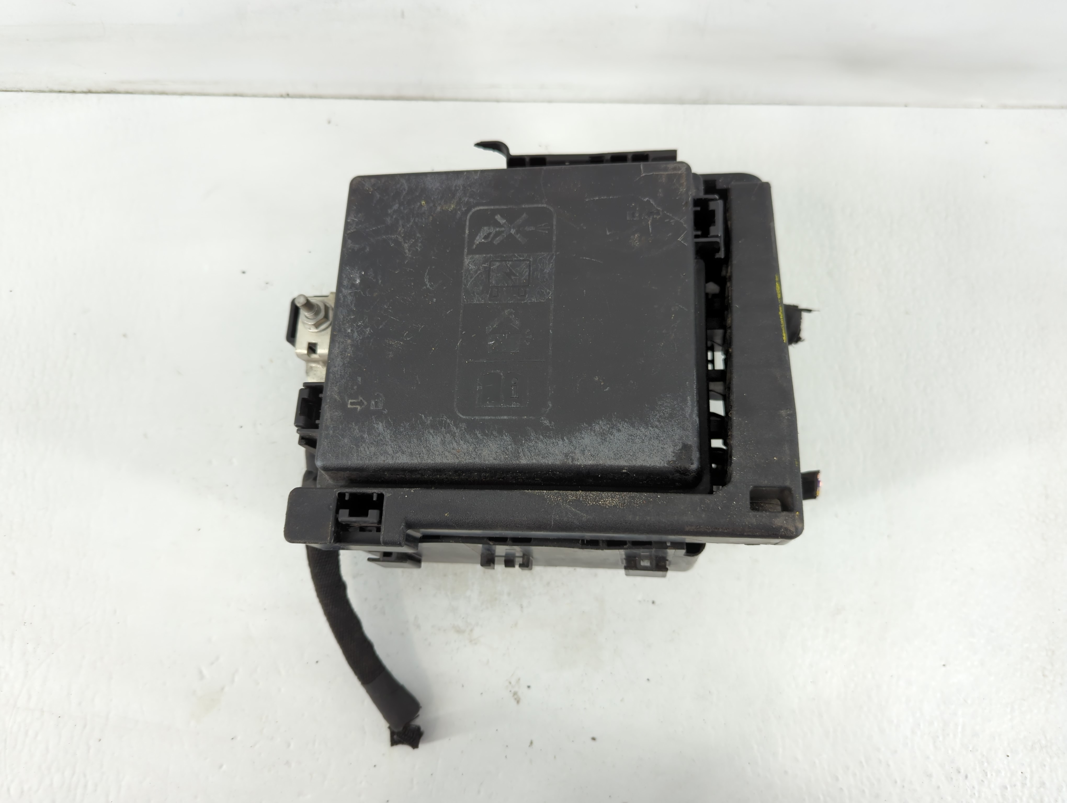 2018-2019 Chevrolet Traverse Fusebox Fuse Box Relay Module 762529 - Oemusedautoparts1.com