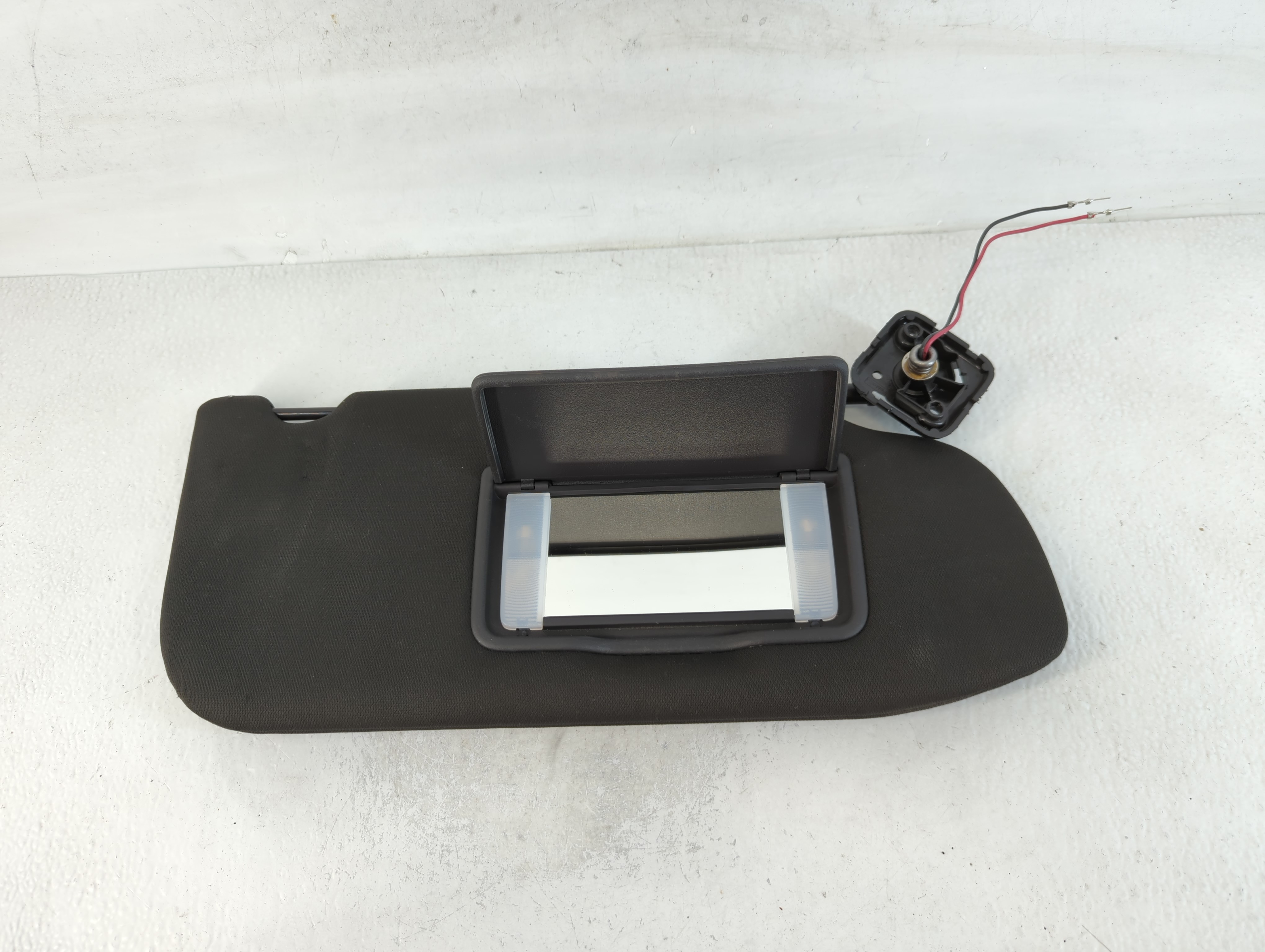 2013-2019 Ford Taurus Passenger Sun Visor Mirror Right Sunvisor Black 762556 - Oemusedautoparts1.com