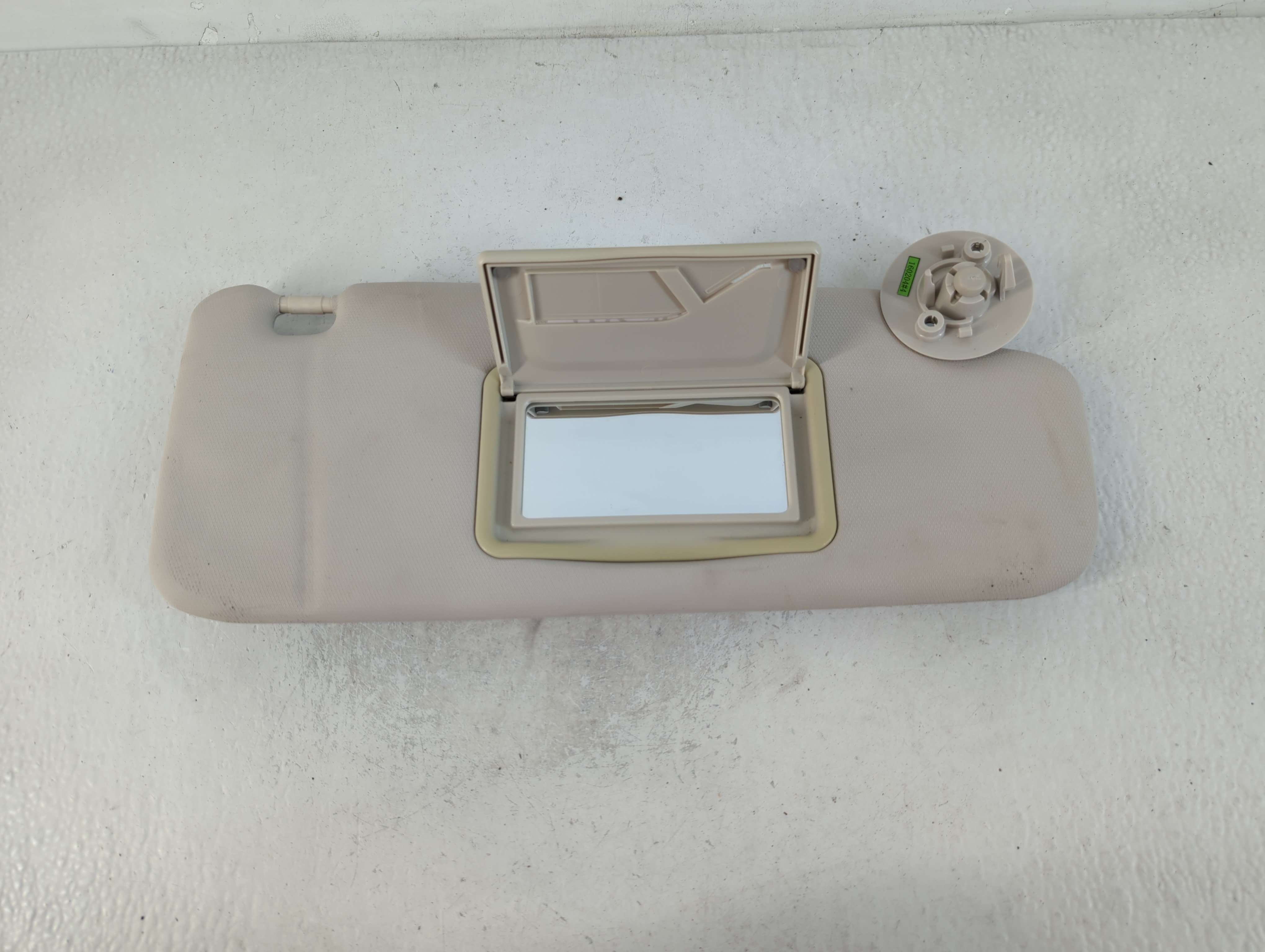 2016-2016 Chevrolet Cruze Passenger Sun Visor Mirror Right Sunvisor Ivory 762563 - Oemusedautoparts1.com
