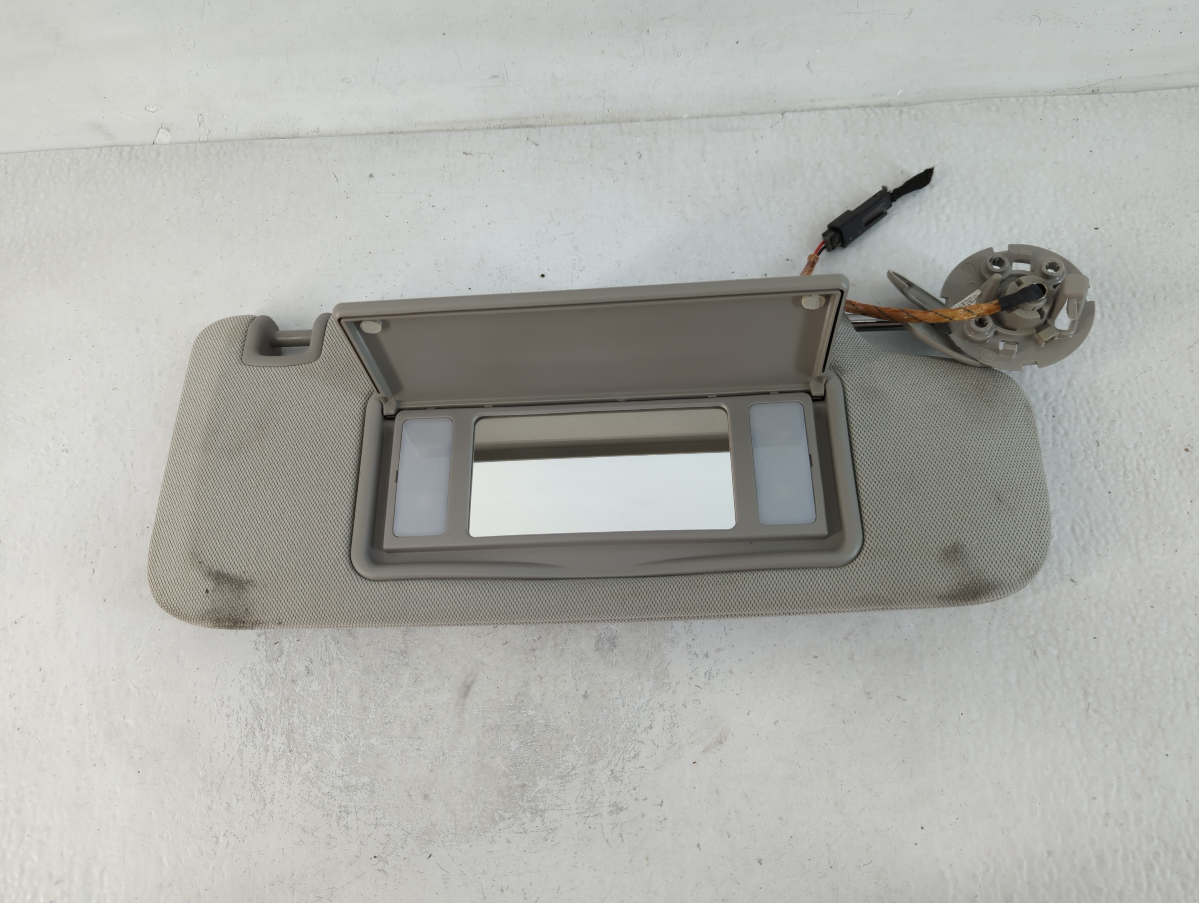 2013-2016 Chevrolet Malibu Passenger Sun Visor Mirror Right Sunvisor Grey 762596 - Oemusedautoparts1.com