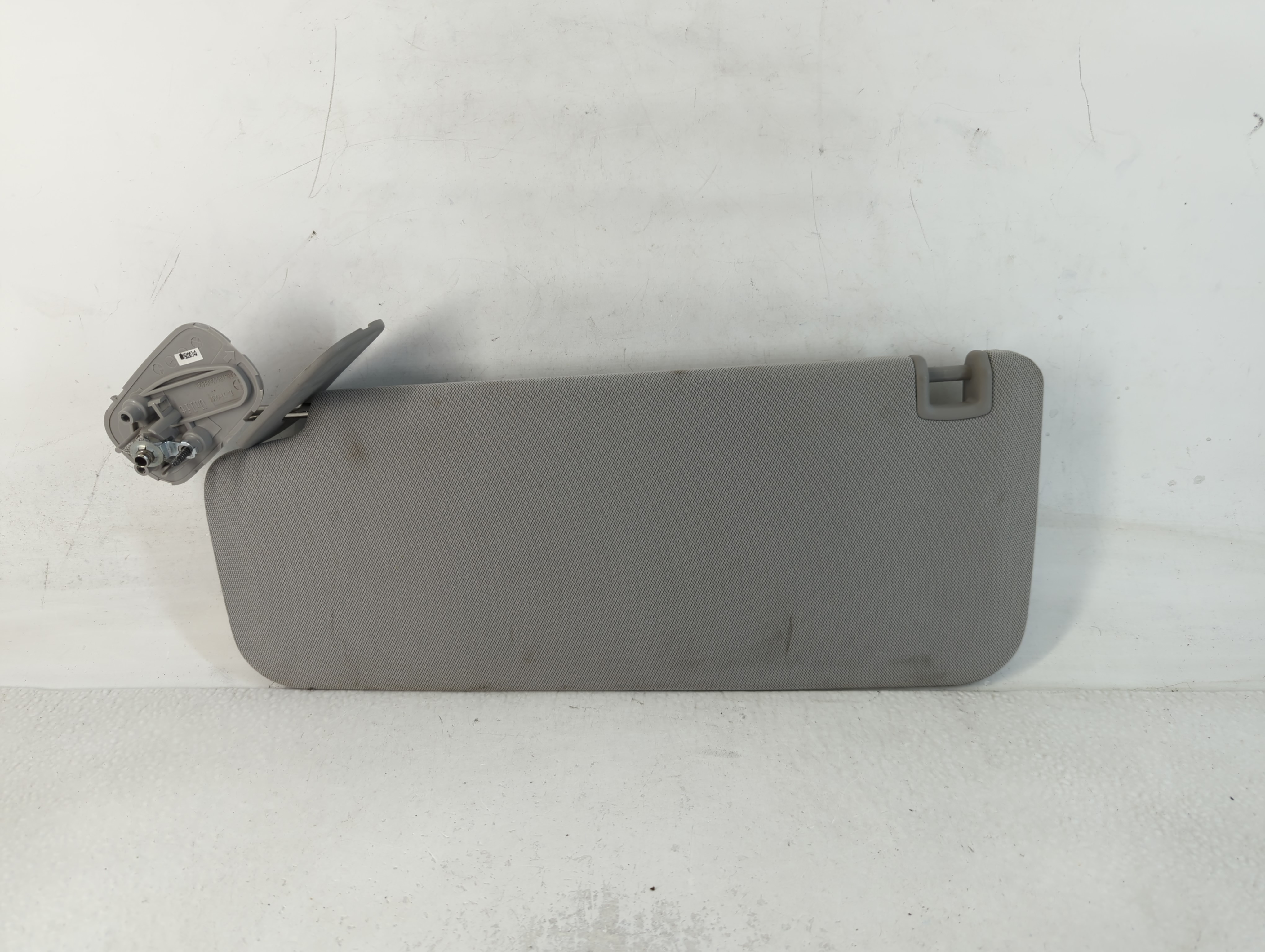 2014-2019 Gmc Sierra 1500 Driver Sun Visor Mirror Left Sunvisor Grey 762601 - Oemusedautoparts1.com