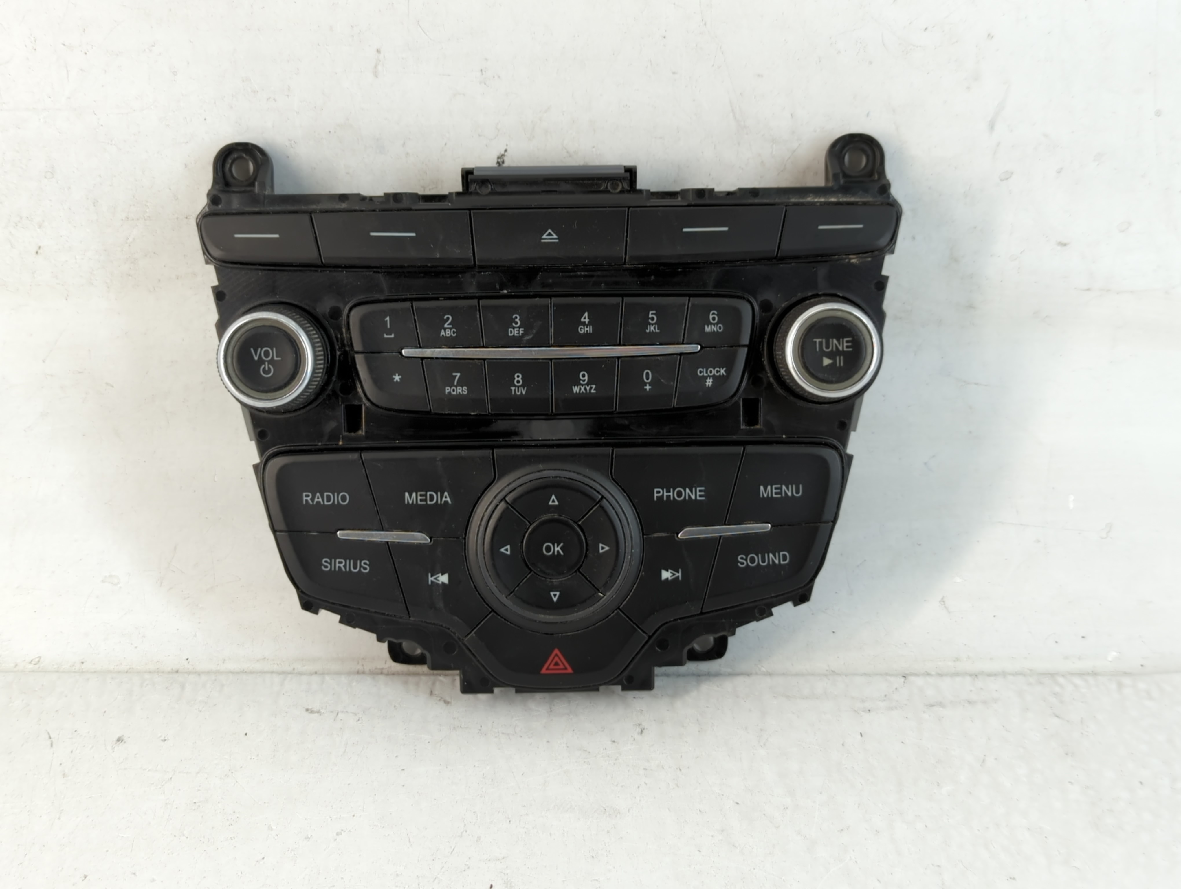 2015-2018 Ford Focus Am Fm Cd Player Radio Receiver 762609 - Oemusedautoparts1.com
