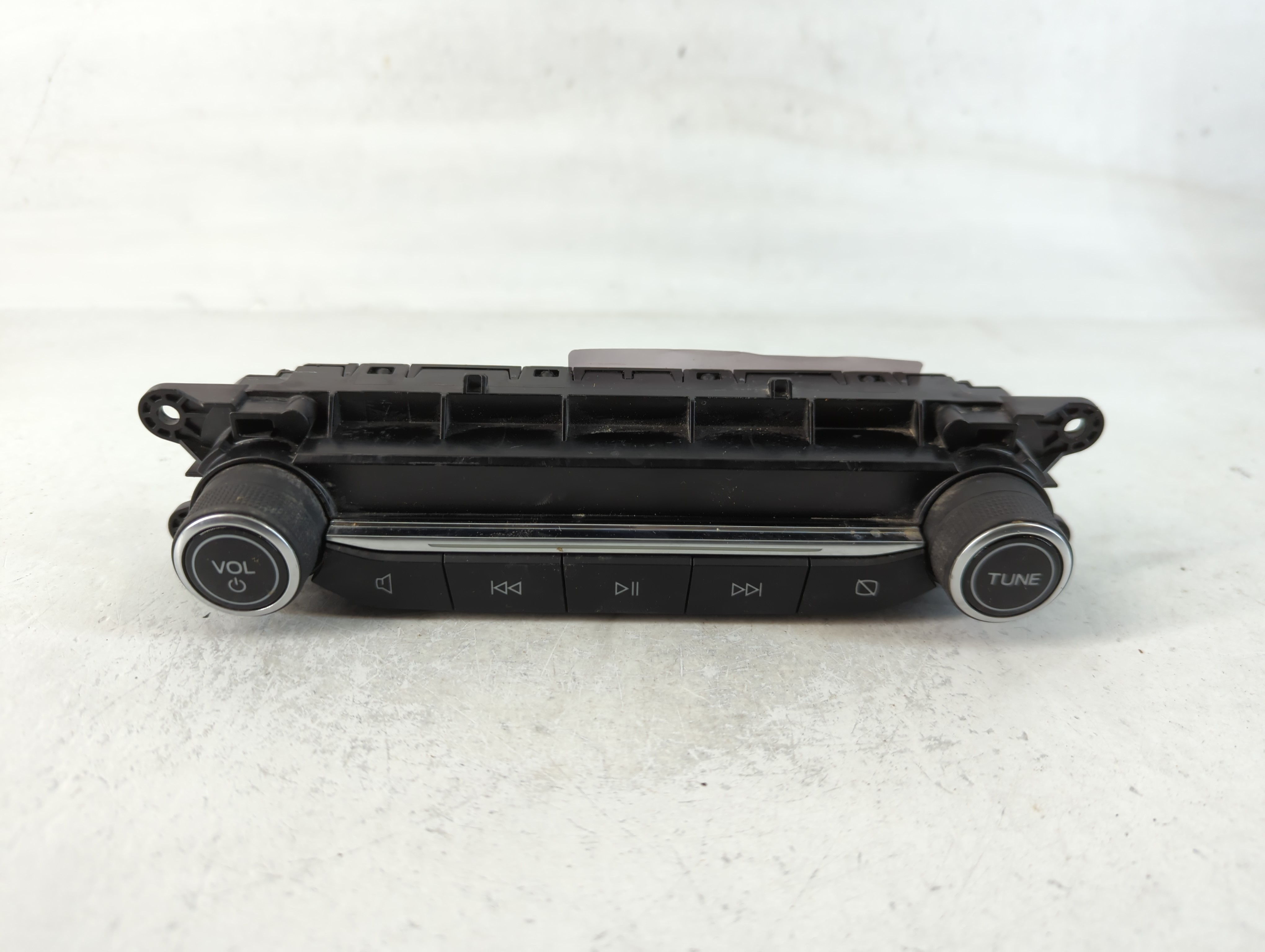 2020-2020 Ford Escape Am Fm Cd Player Radio Receiver 762612 - Oemusedautoparts1.com