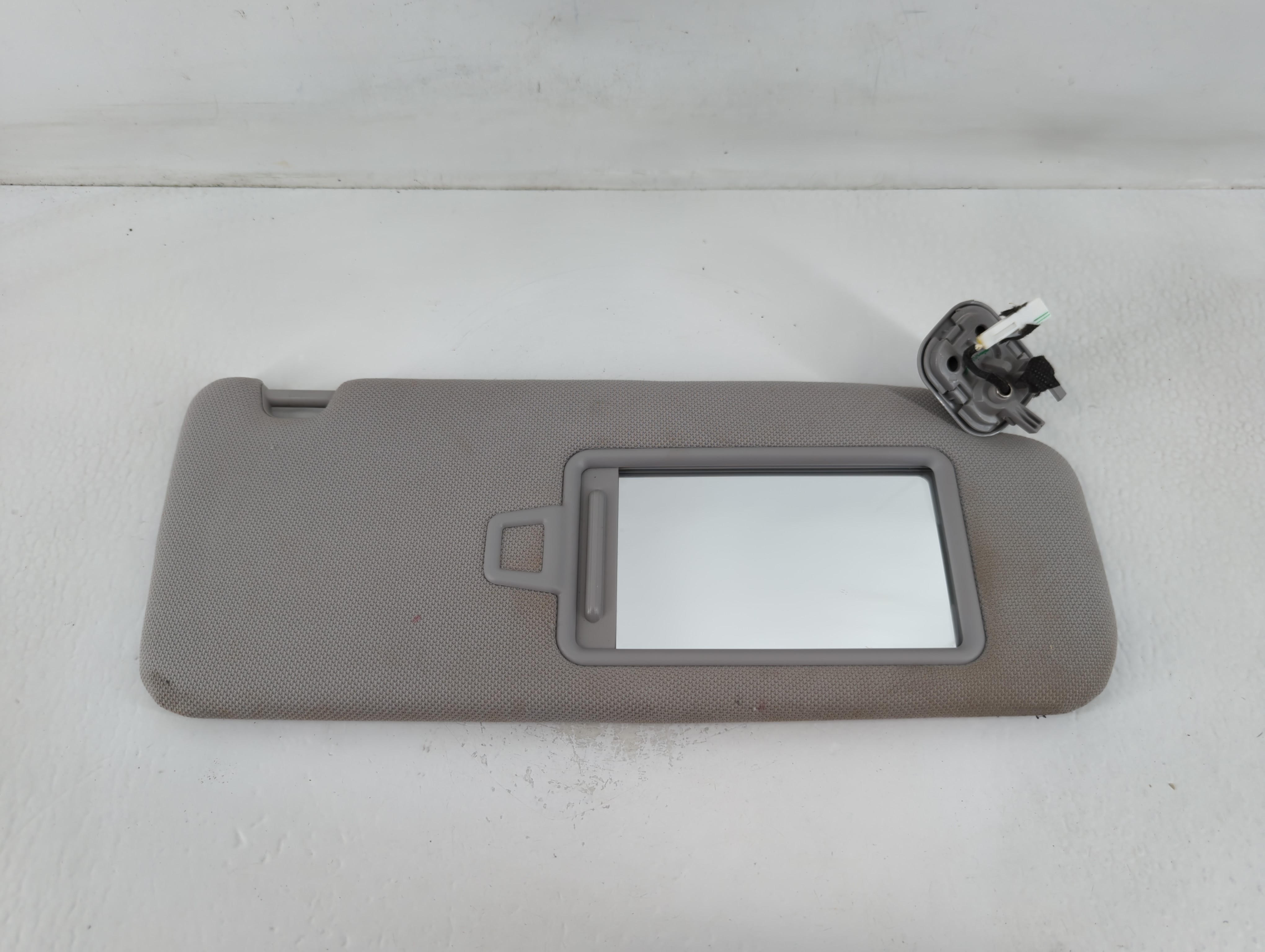 2015-2019 Hyundai Sonata Passenger Sun Visor Mirror Right Sunvisor Grey 762623 - Oemusedautoparts1.com