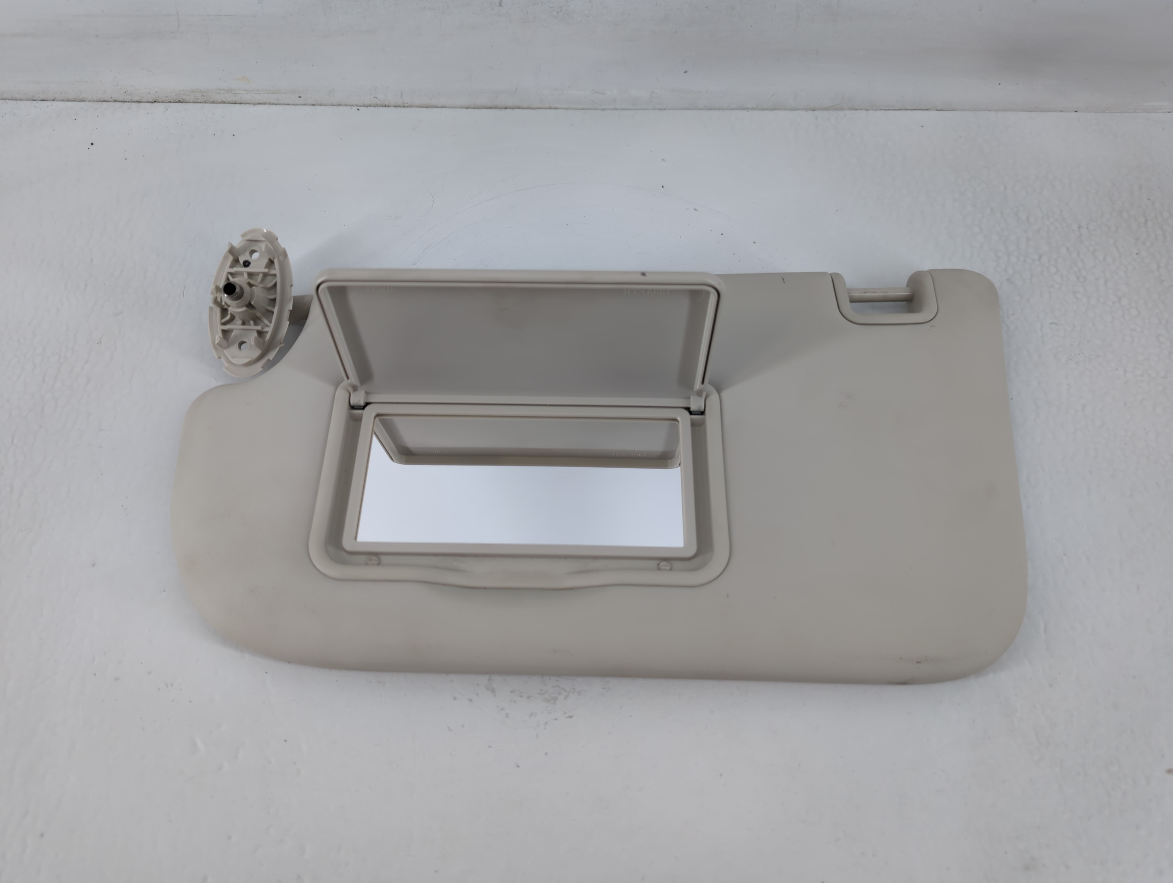 Picture of 2013-2019 Ford Escape Driver Sun Visor Mirror Left Sunvisor Pale Grey 762653