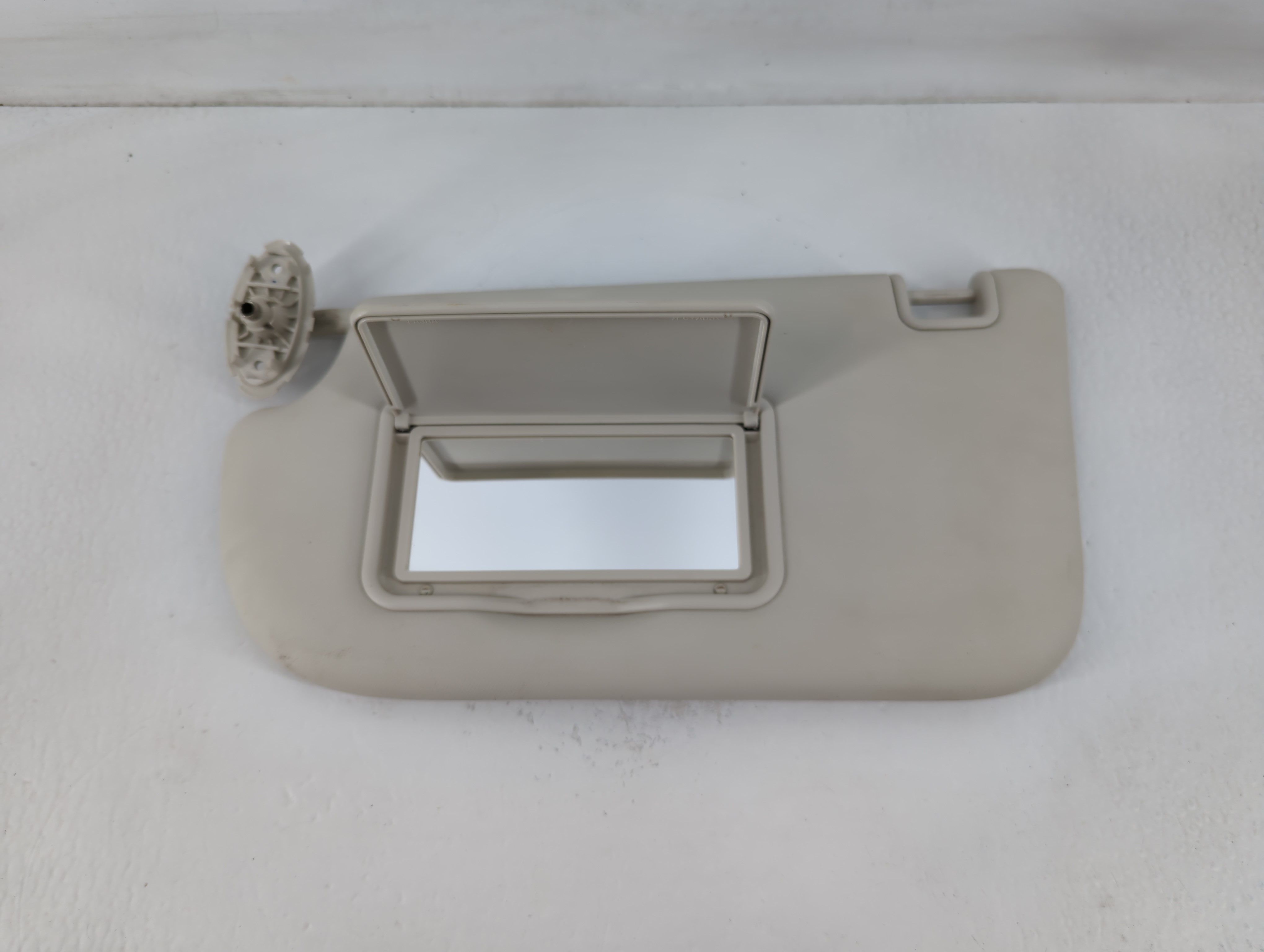 Picture of 2013-2019 Ford Escape Driver Sun Visor Mirror Left Sunvisor Grey 762690