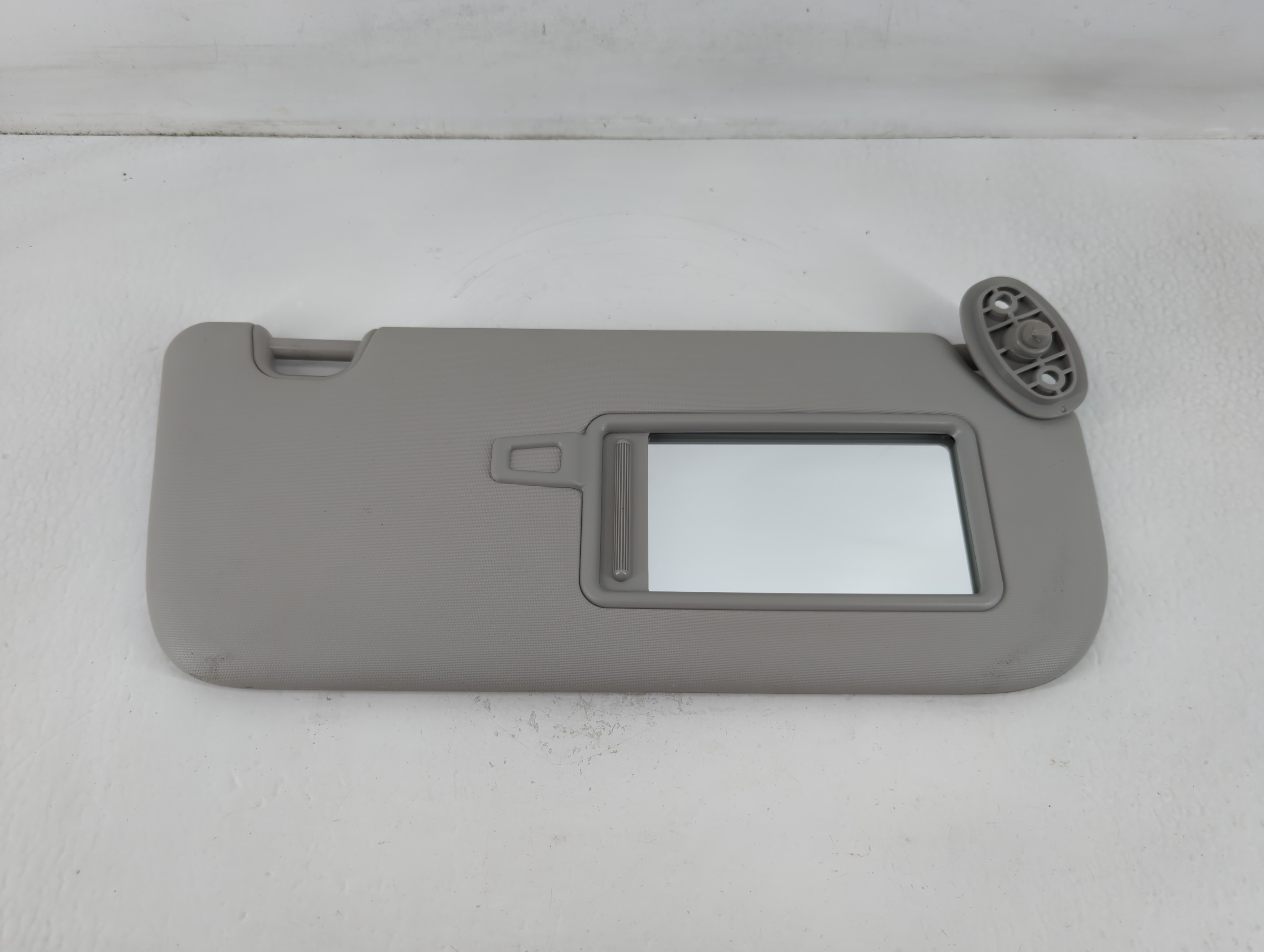 2014-2019 Kia Soul Passenger Sun Visor Mirror Right Sunvisor Grey 762700 - Oemusedautoparts1.com