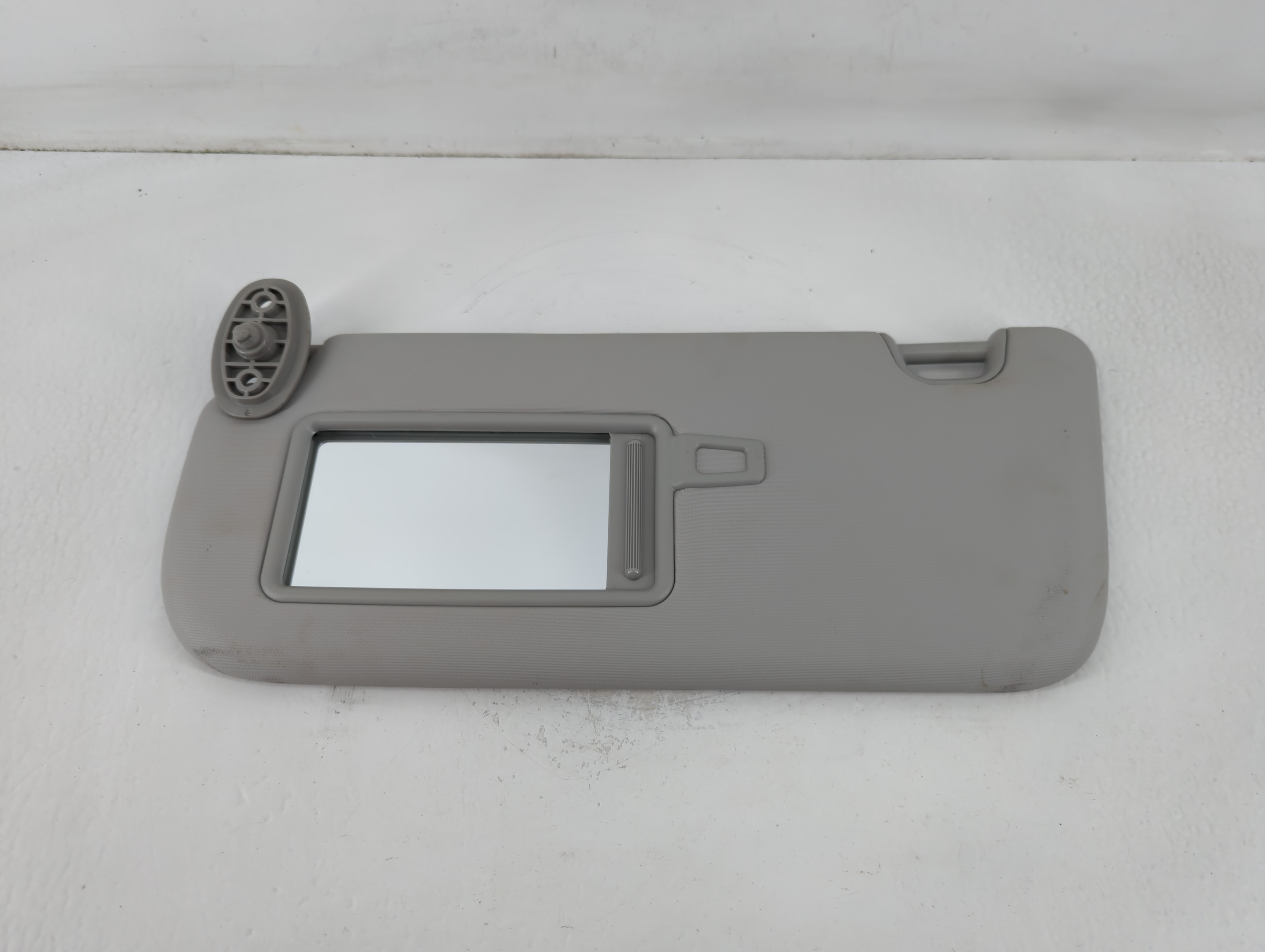 2014-2019 Kia Soul Driver Sun Visor Mirror Left Sunvisor Grey 762702 - Oemusedautoparts1.com