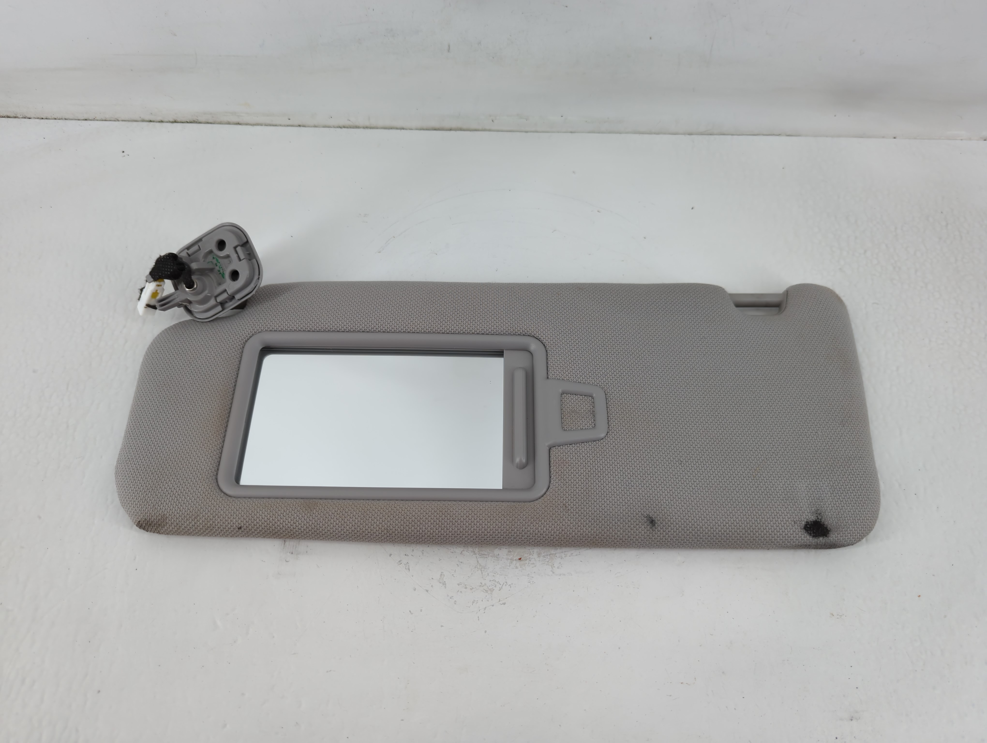 2015-2019 Hyundai Sonata Driver Sun Visor Mirror Left Sunvisor Grey 762706 - Oemusedautoparts1.com