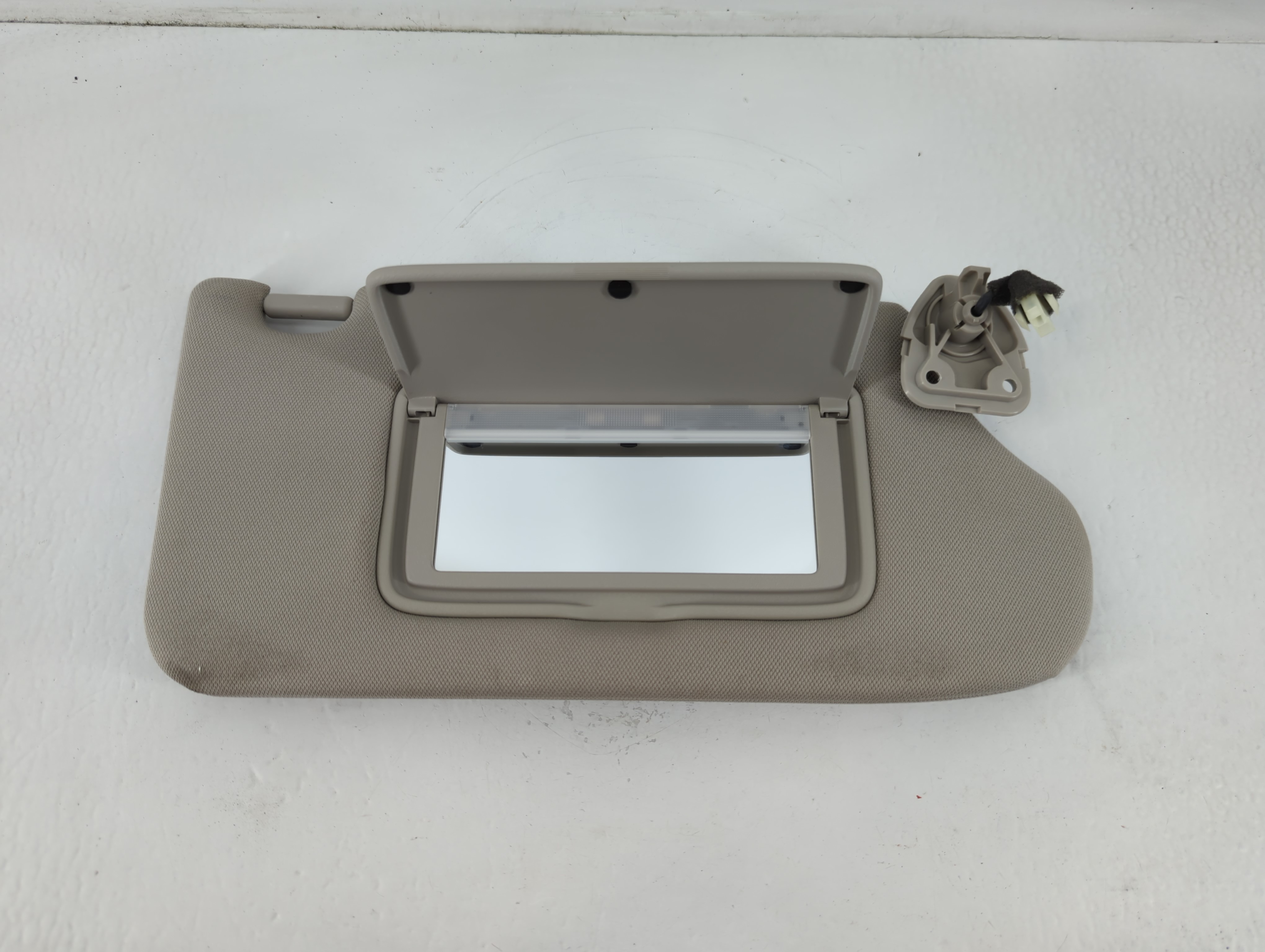 2018-2021 Nissan Maxima Passenger Sun Visor Mirror Right Sunvisor Grey 762730 - Oemusedautoparts1.com