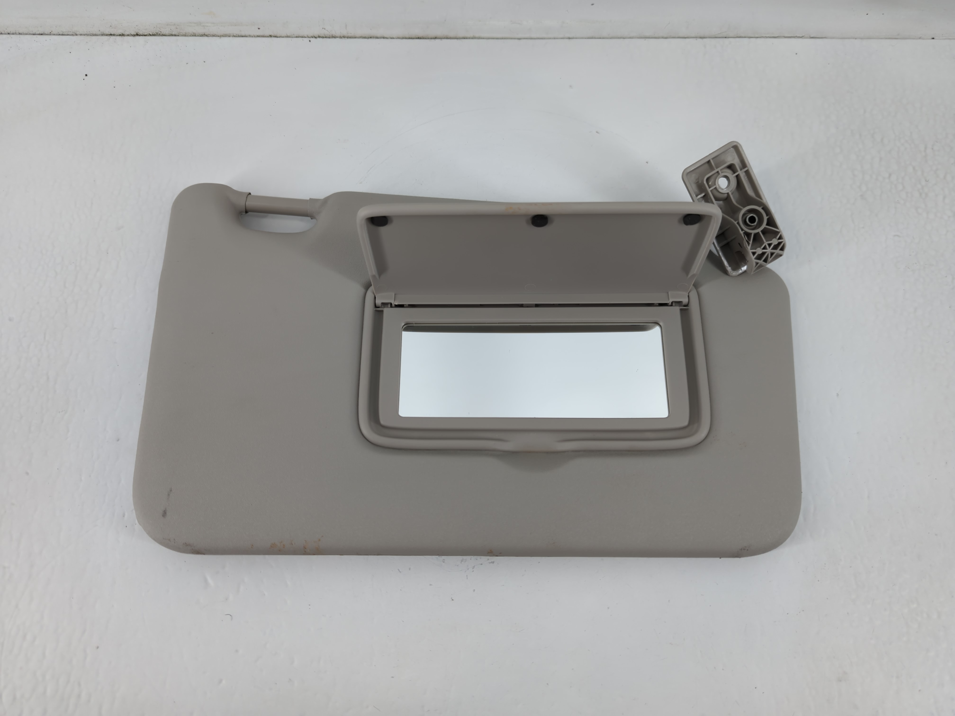 Picture of 2018-2021 Nissan Kicks Passenger Sun Visor Mirror Right Sunvisor Grey 762741