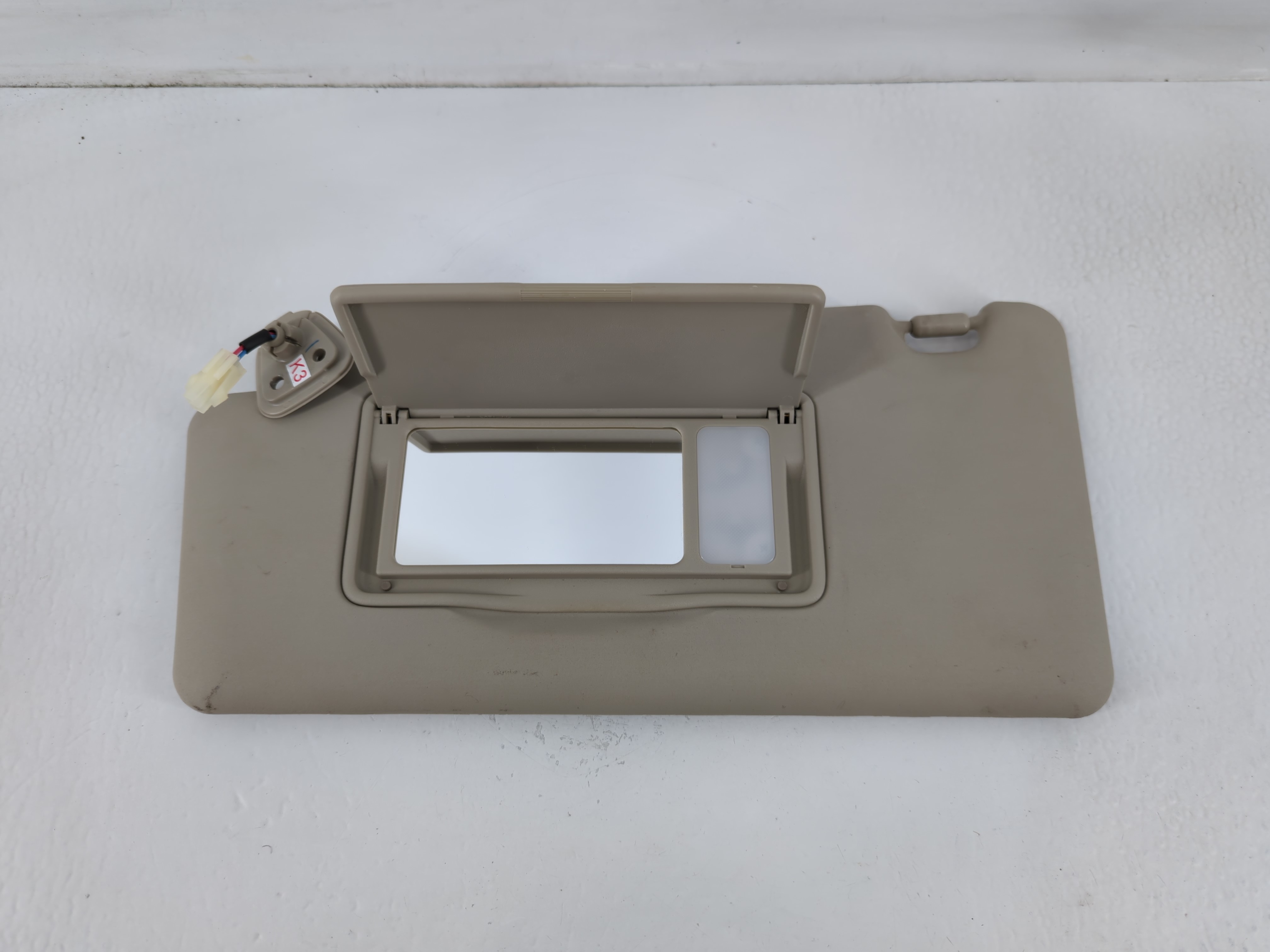 Picture of 2008-2015 Nissan Rogue Passenger Sun Visor Mirror Right Sunvisor Grey 762743