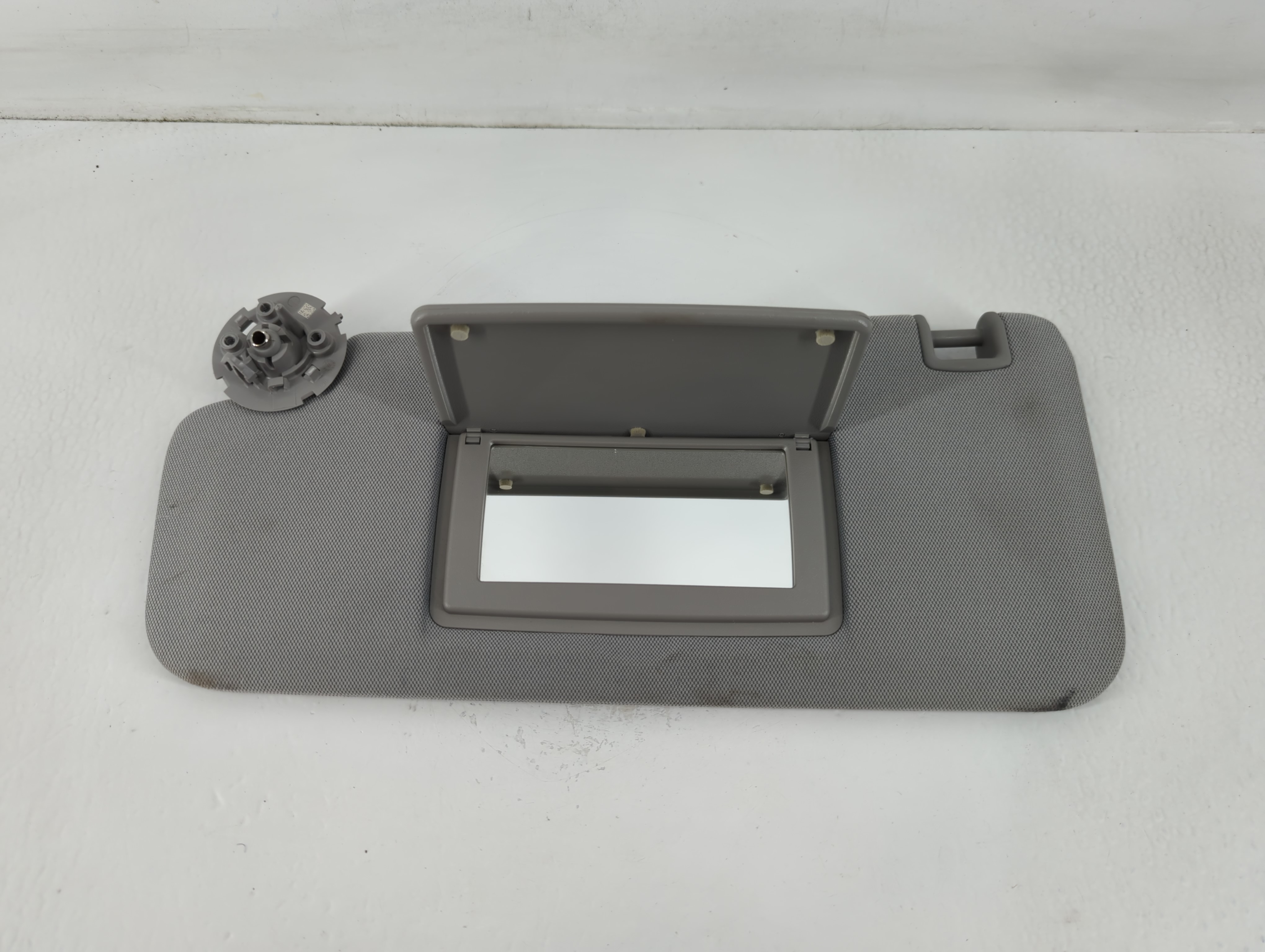 2017-2021 Chevrolet Trax Driver Sun Visor Mirror Left Sunvisor Gray 762764 - Oemusedautoparts1.com