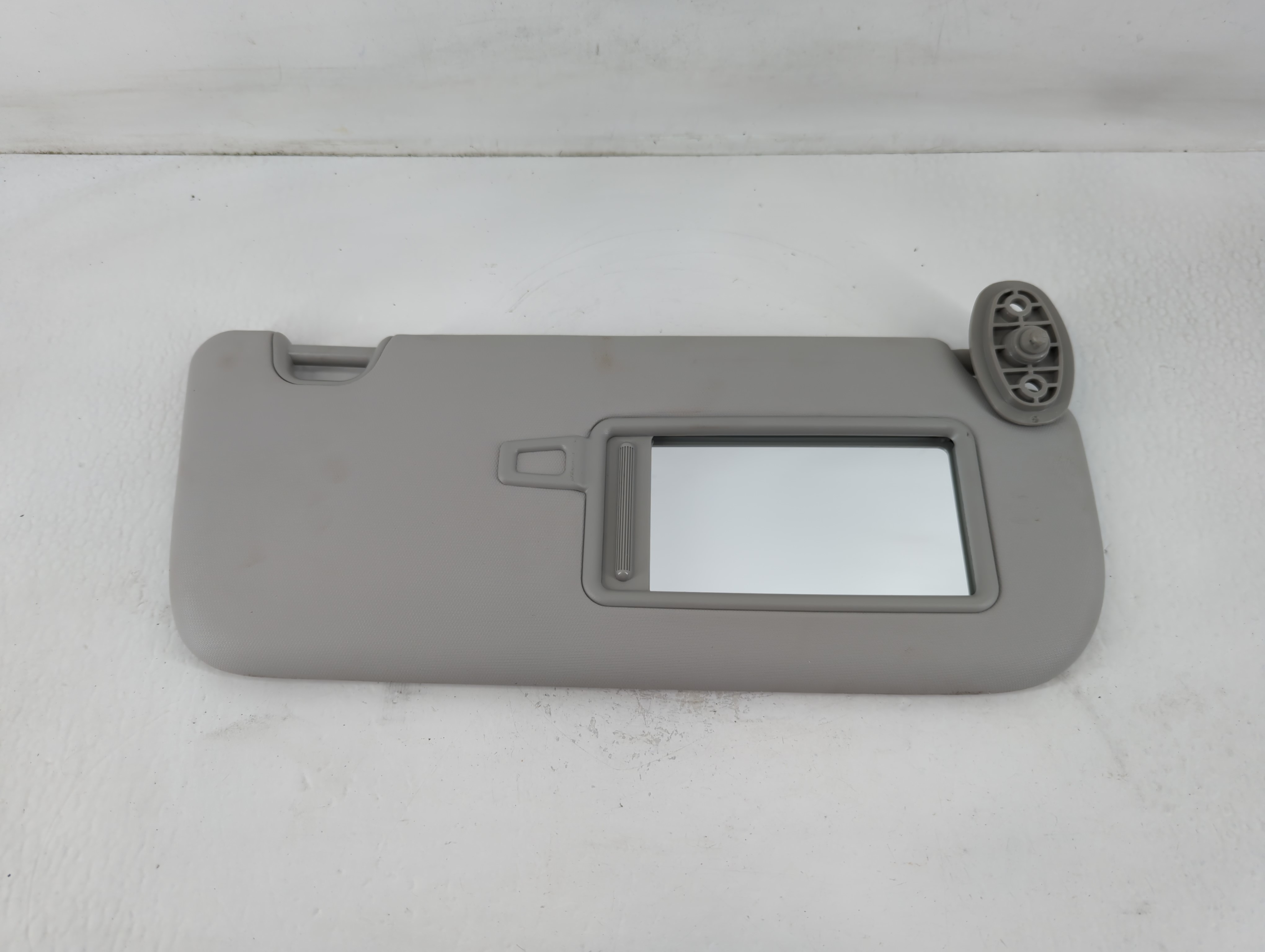 2014-2019 Kia Soul Passenger Sun Visor Mirror Right Sunvisor Grey 762778 - Oemusedautoparts1.com