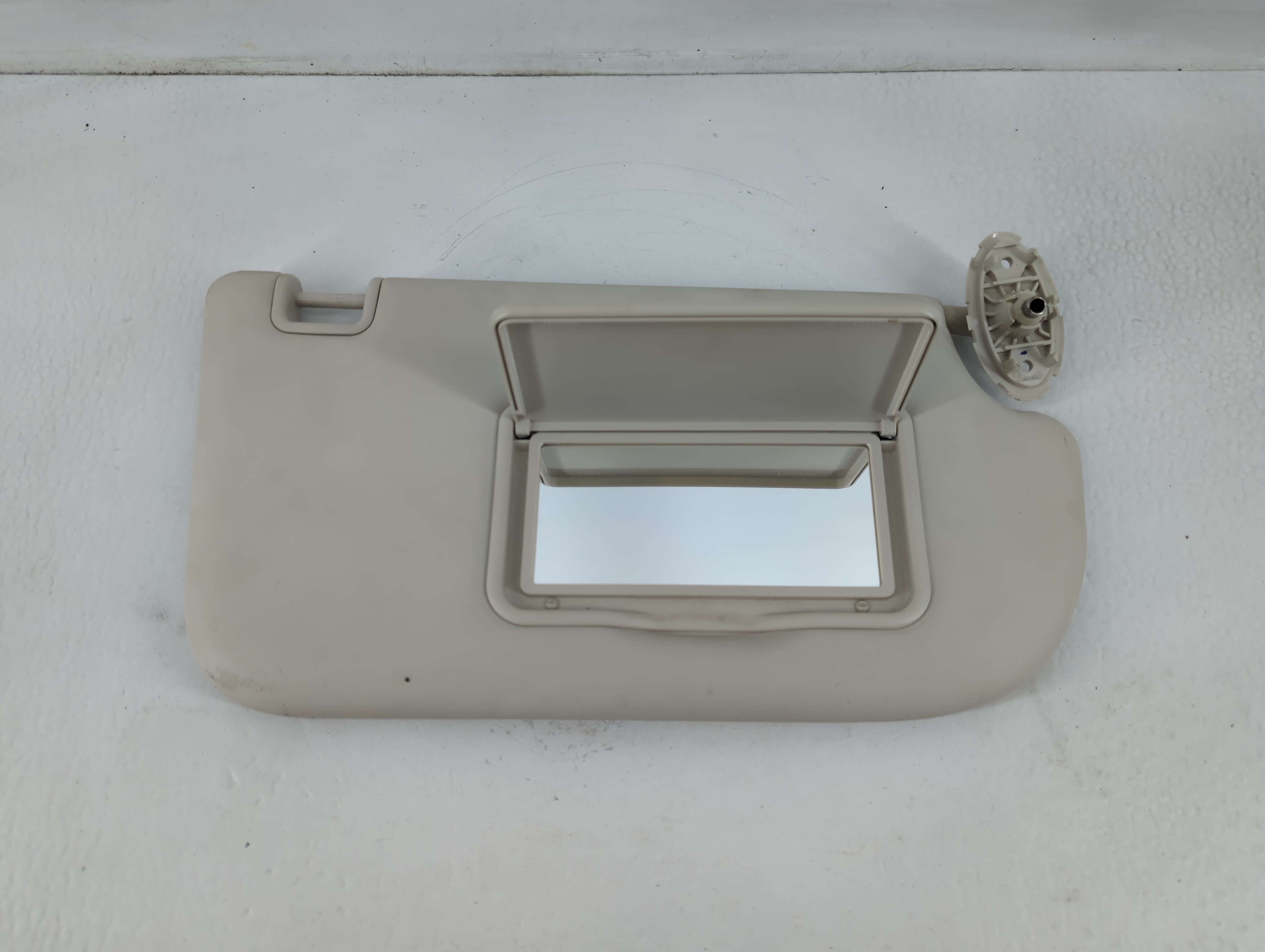 Picture of 2013-2019 Ford Escape Passenger Sun Visor Mirror Right Sunvisor Ivory 762788