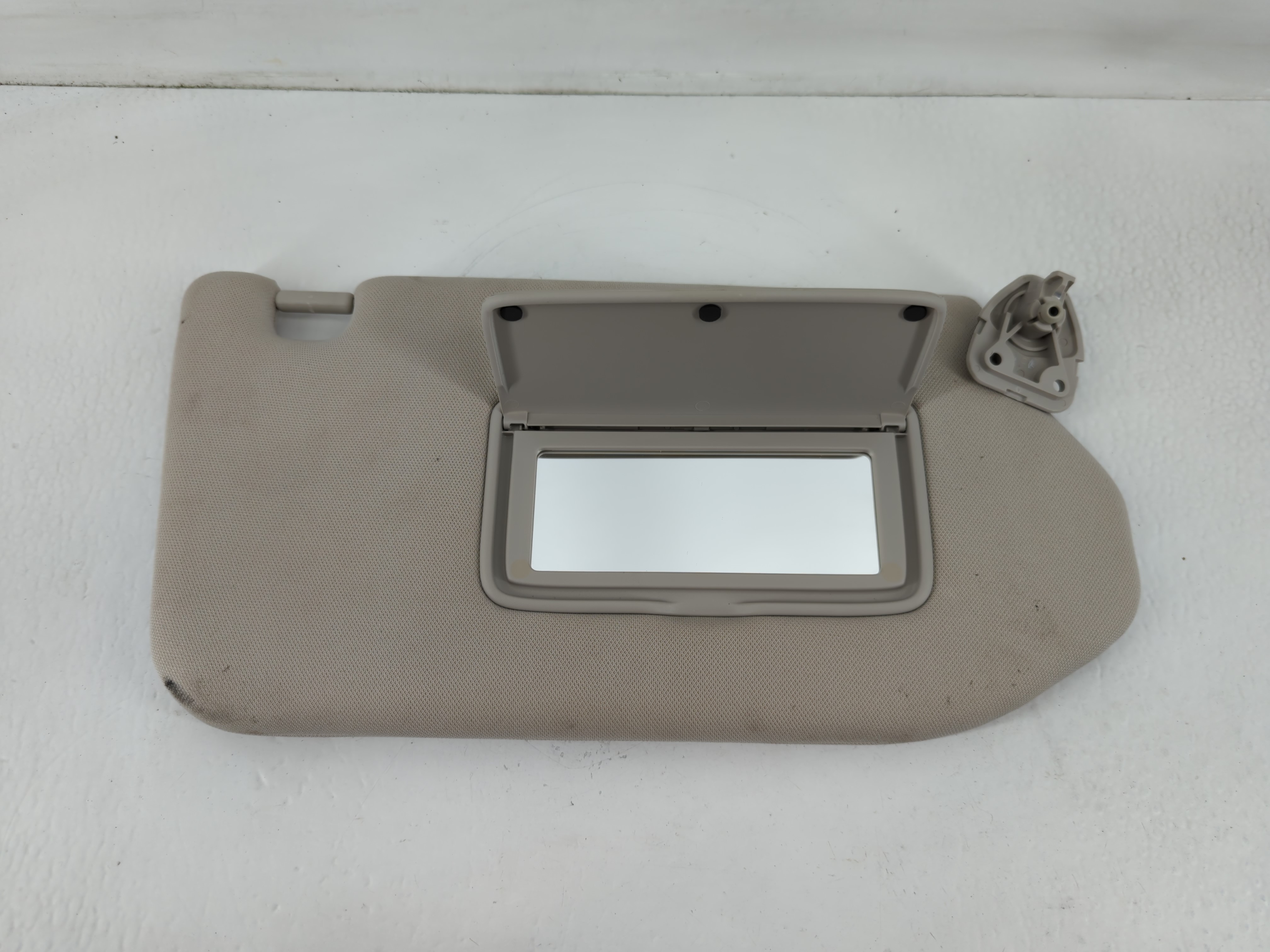 2013-2018 Nissan Pathfinder Passenger Sun Visor Mirror Right Sunvisor 762790 - Oemusedautoparts1.com