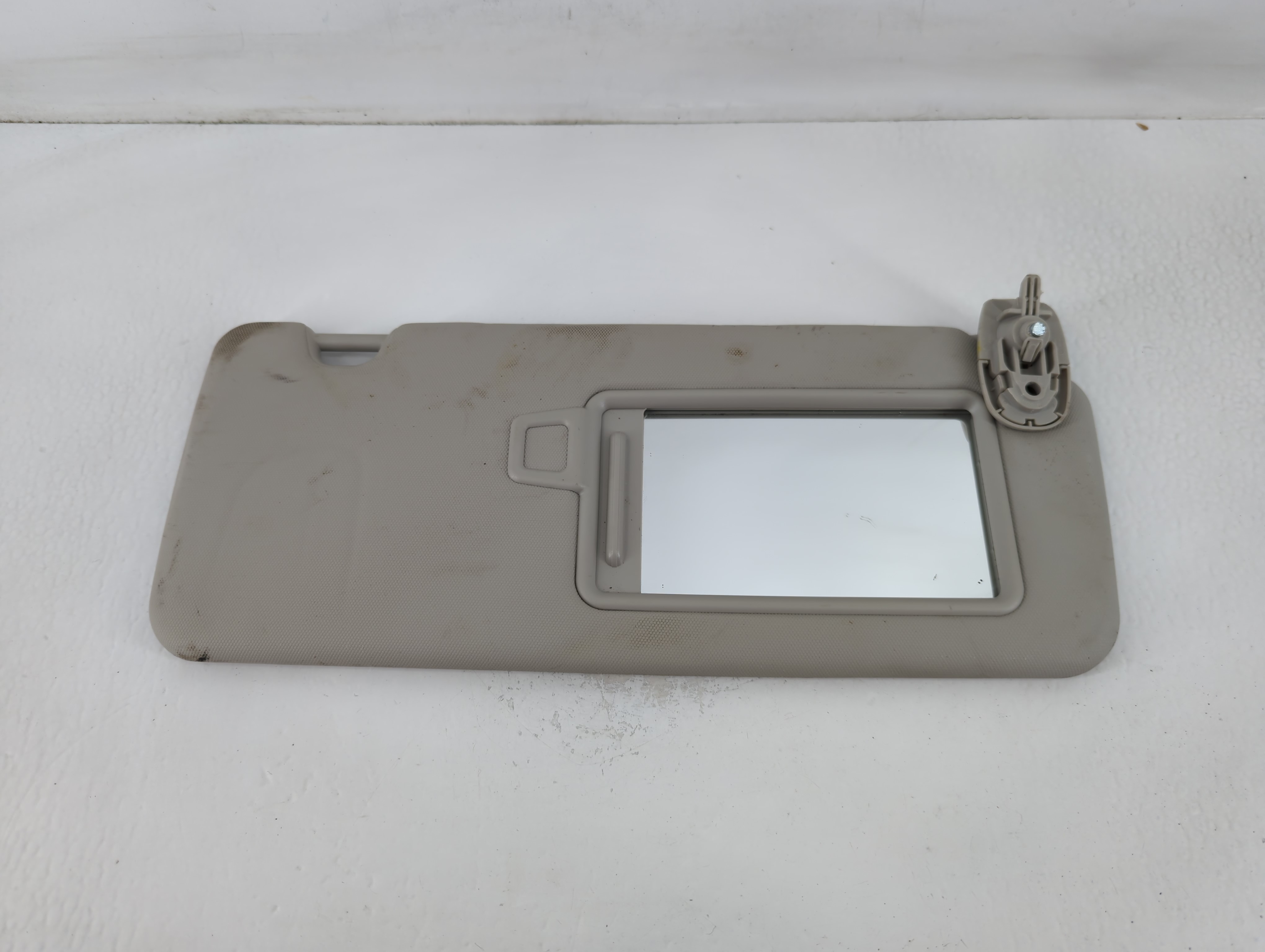 2023 Kia Sportage Passenger Sun Visor Mirror Right Sunvisor Grey 763587 - Oemusedautoparts1.com