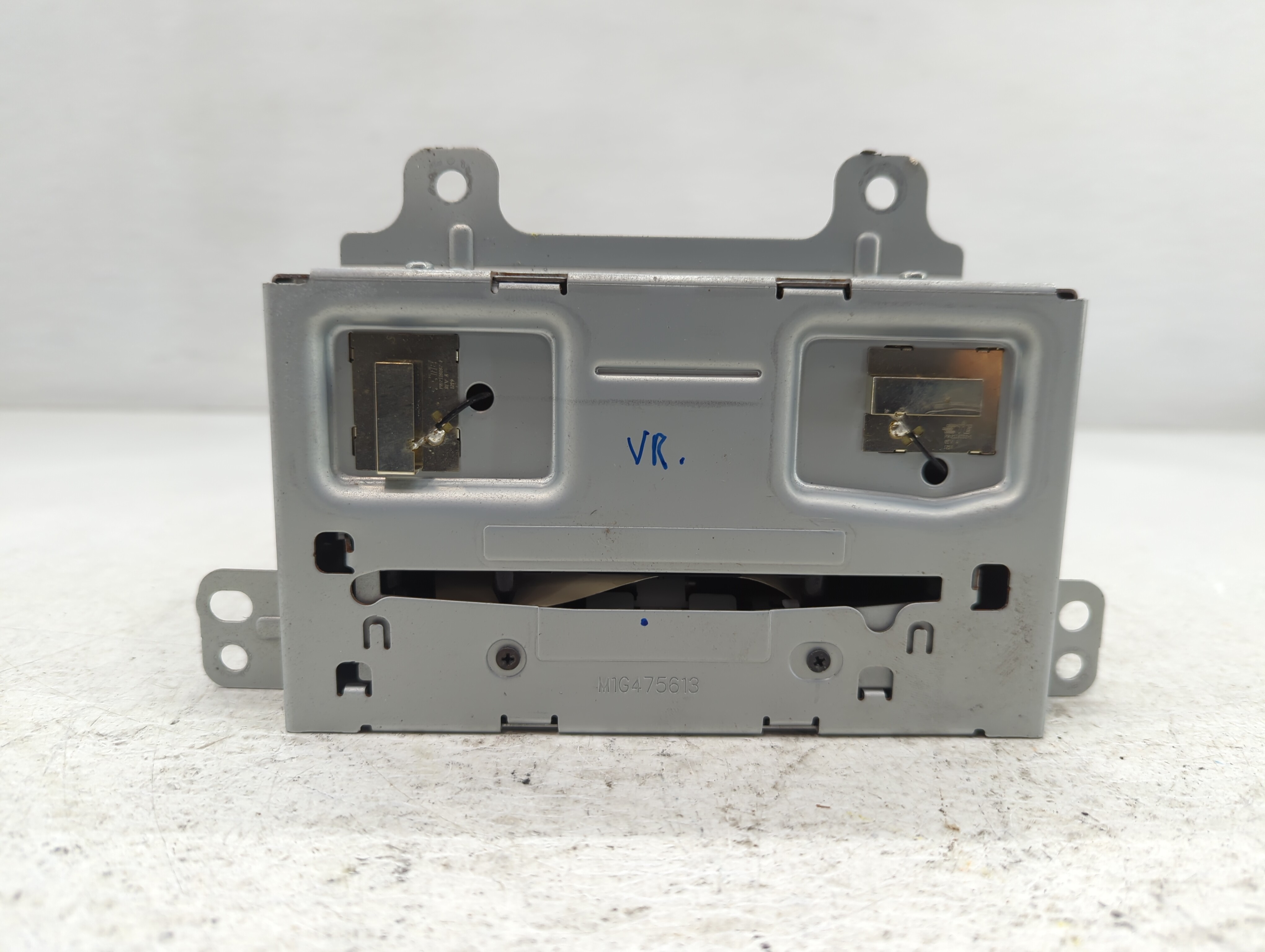 2013-2013 Buick Regal Am Fm Cd Player Radio Receiver 763606 - Oemusedautoparts1.com