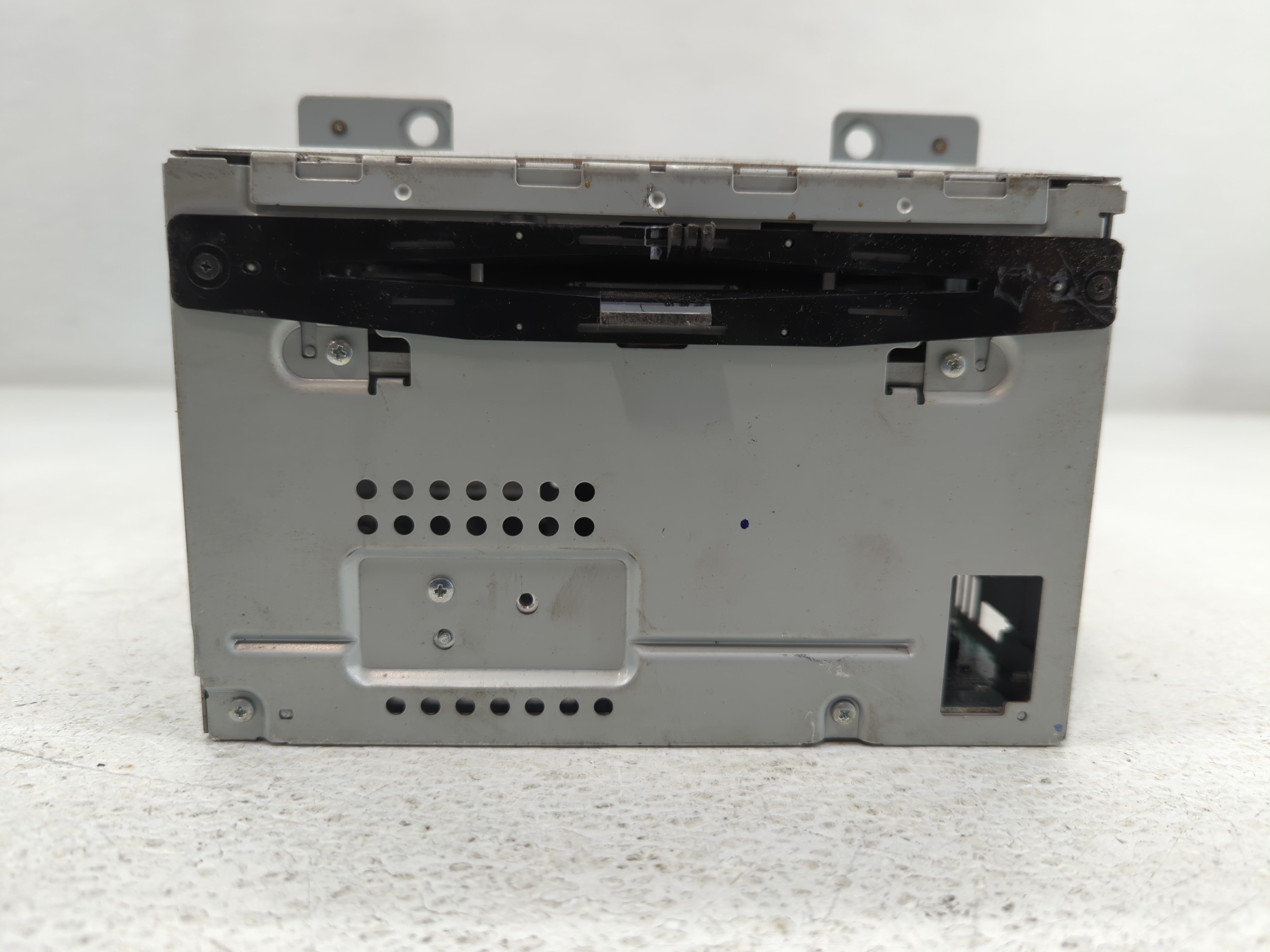 Picture of 2018-2021 Hyundai Kona Am Fm Cd Player Radio Receiver 763698