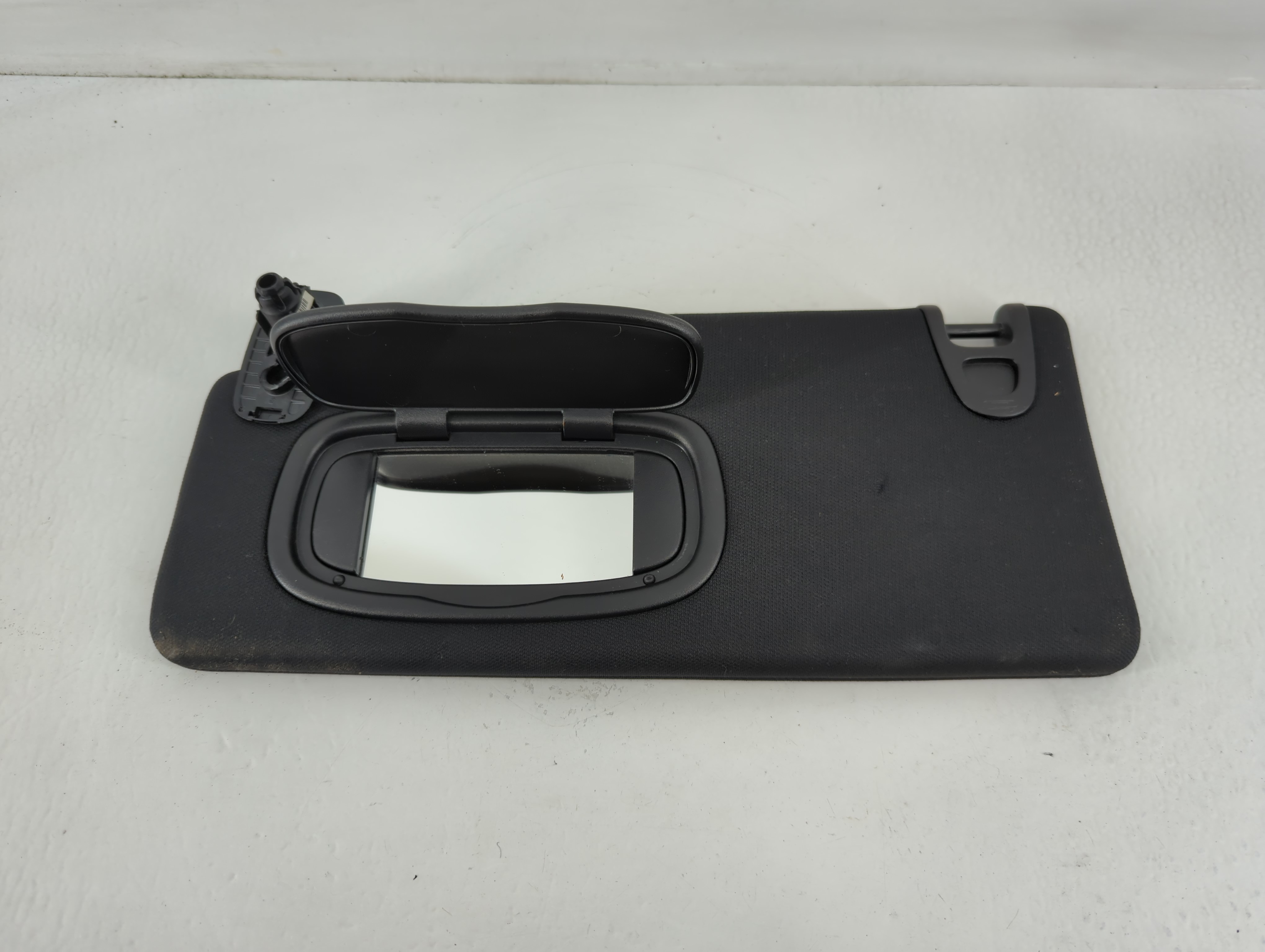 2015-2015 Chrysler 200 Driver Sun Visor Mirror Left Sunvisor Black 763706 - Oemusedautoparts1.com