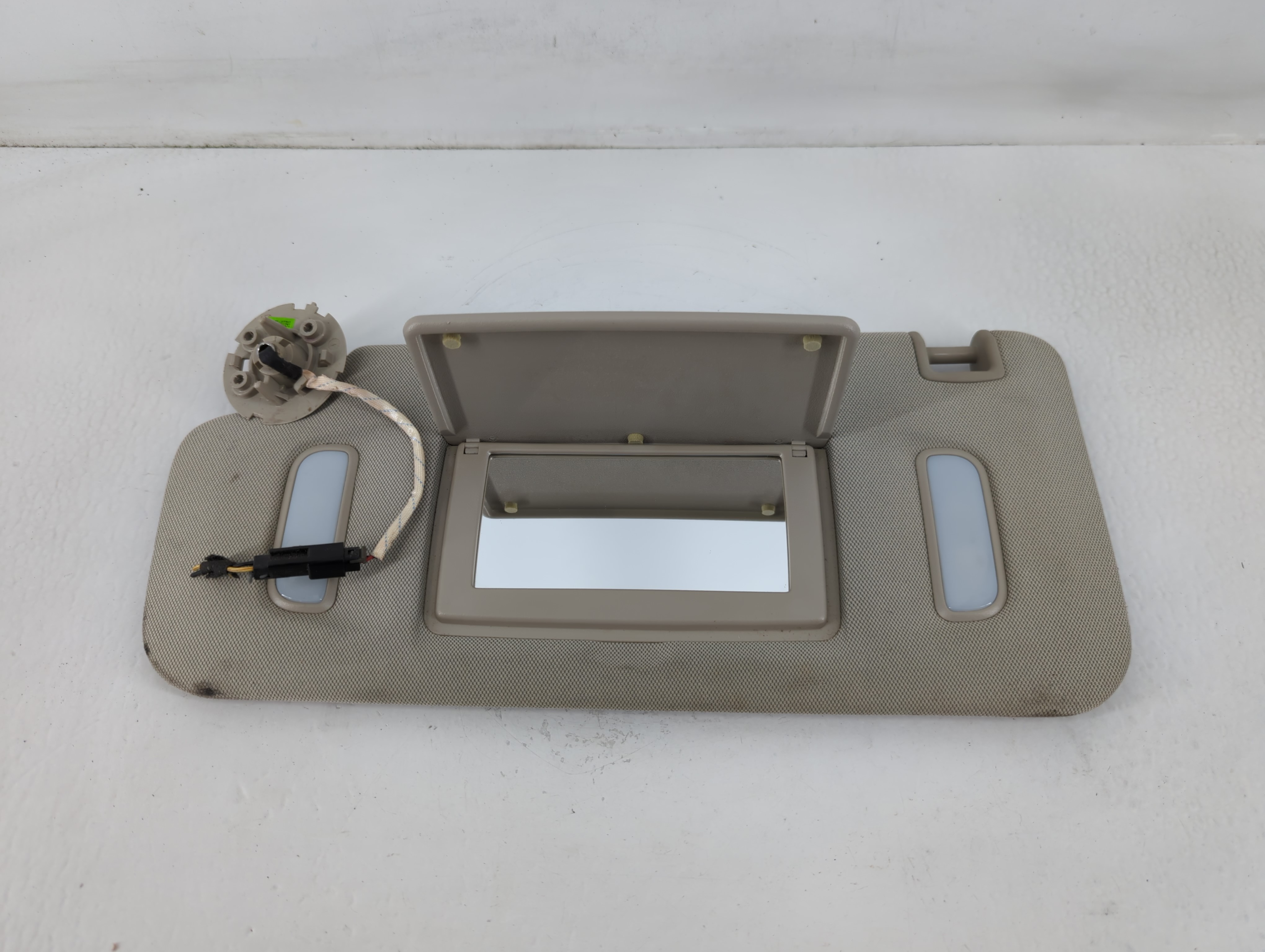 Picture of 2013-2021 Buick Encore Driver Sun Visor Mirror Left Sunvisor Grey 763708